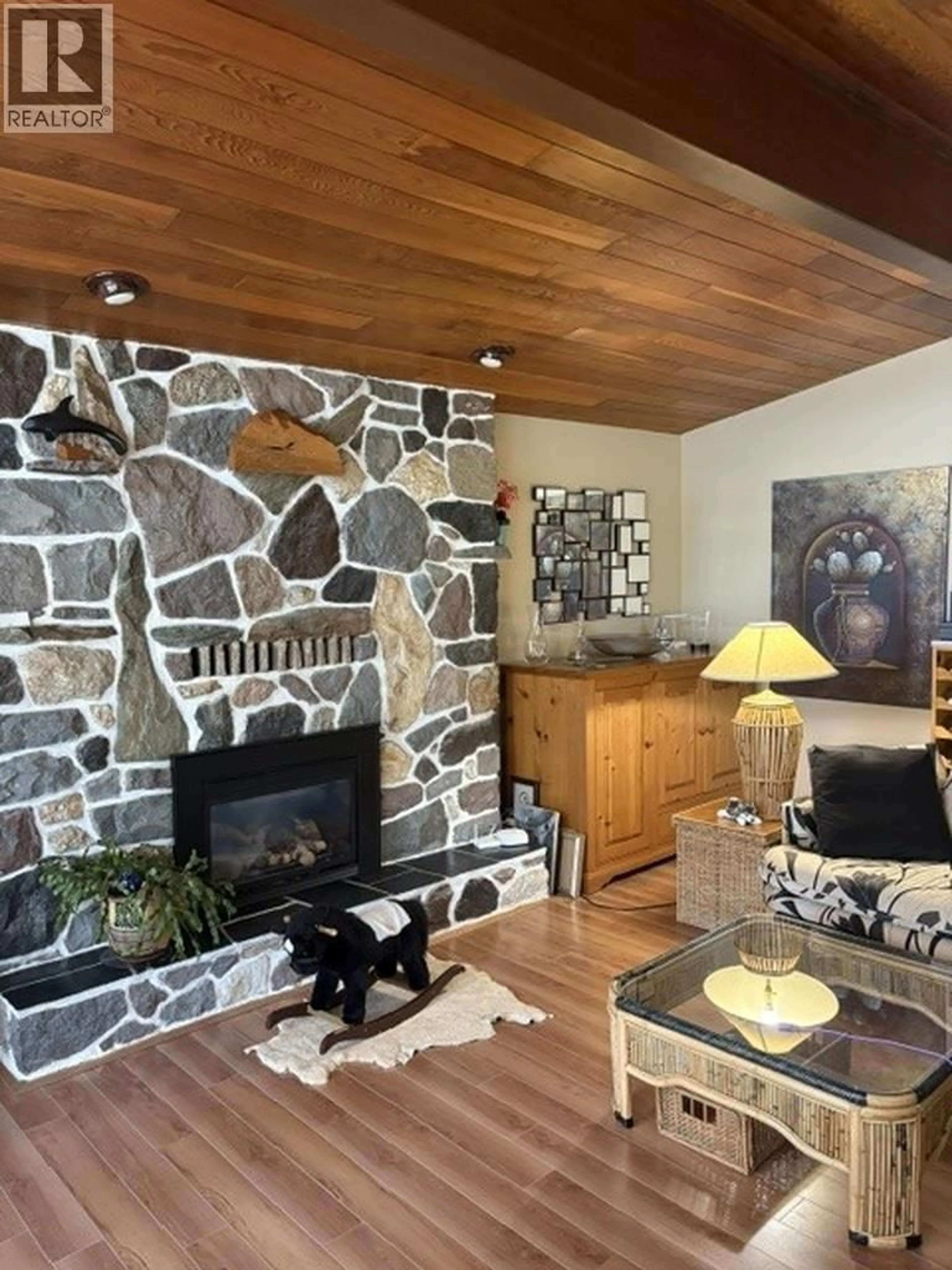 Living room with furniture, unknown for 5350 BENNER ROAD, Sechelt British Columbia V7Z0G7