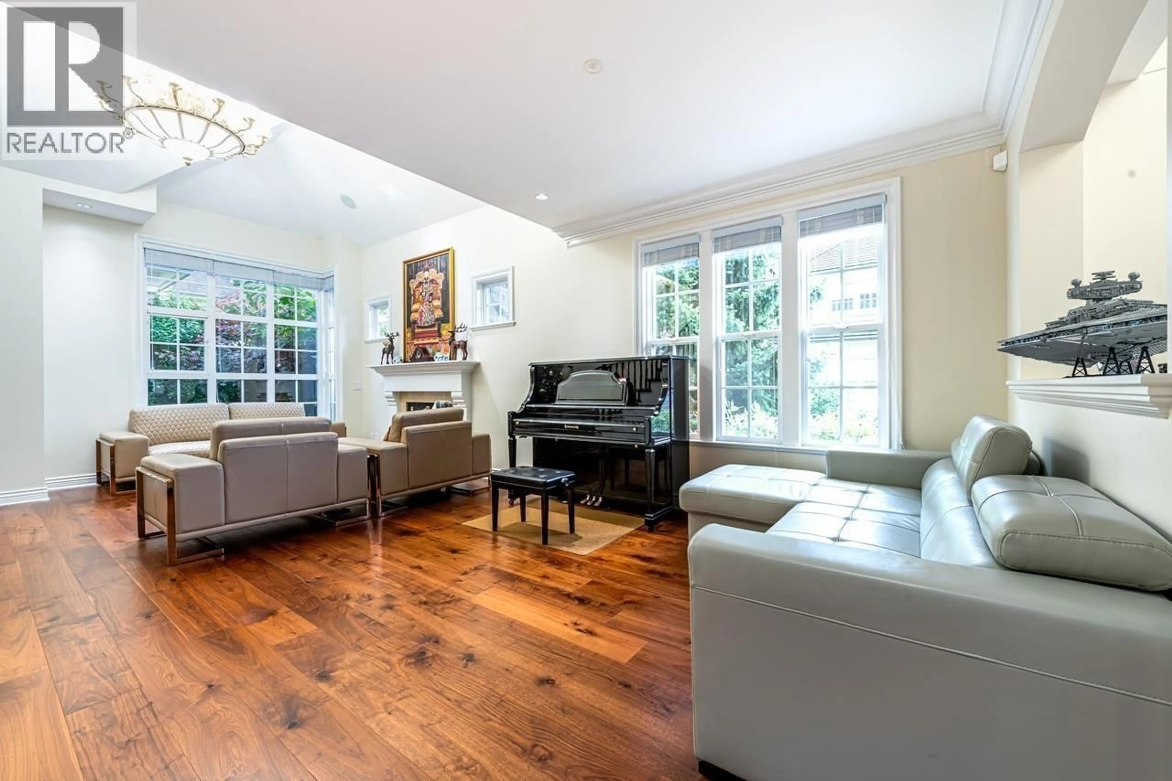 Living room with furniture, wood/laminate floor for 6386 LARKIN DRIVE, Vancouver British Columbia V6T2K5