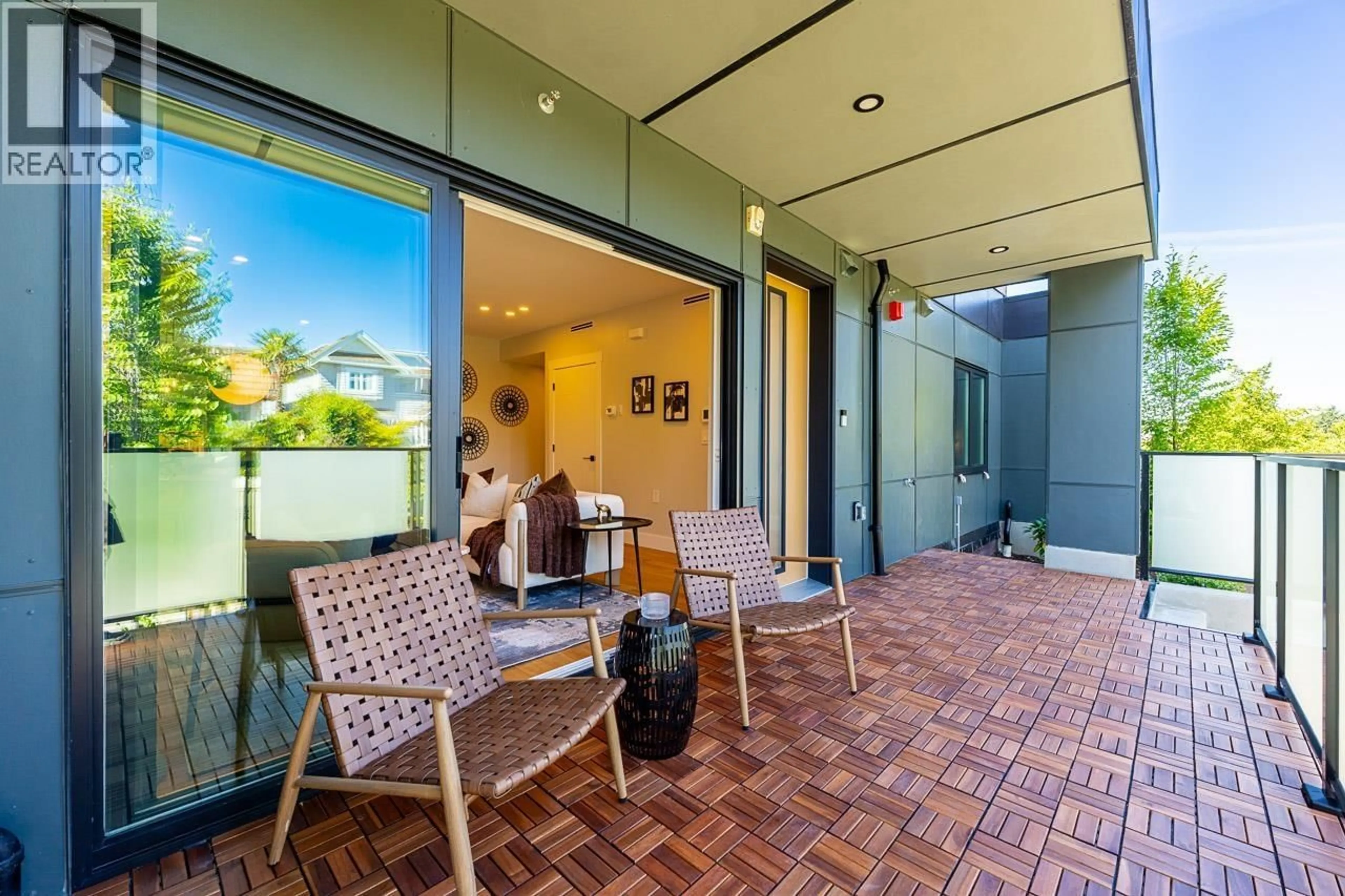 Patio, unknown for 2 - 676 22ND AVENUE, Vancouver British Columbia V5V1V4