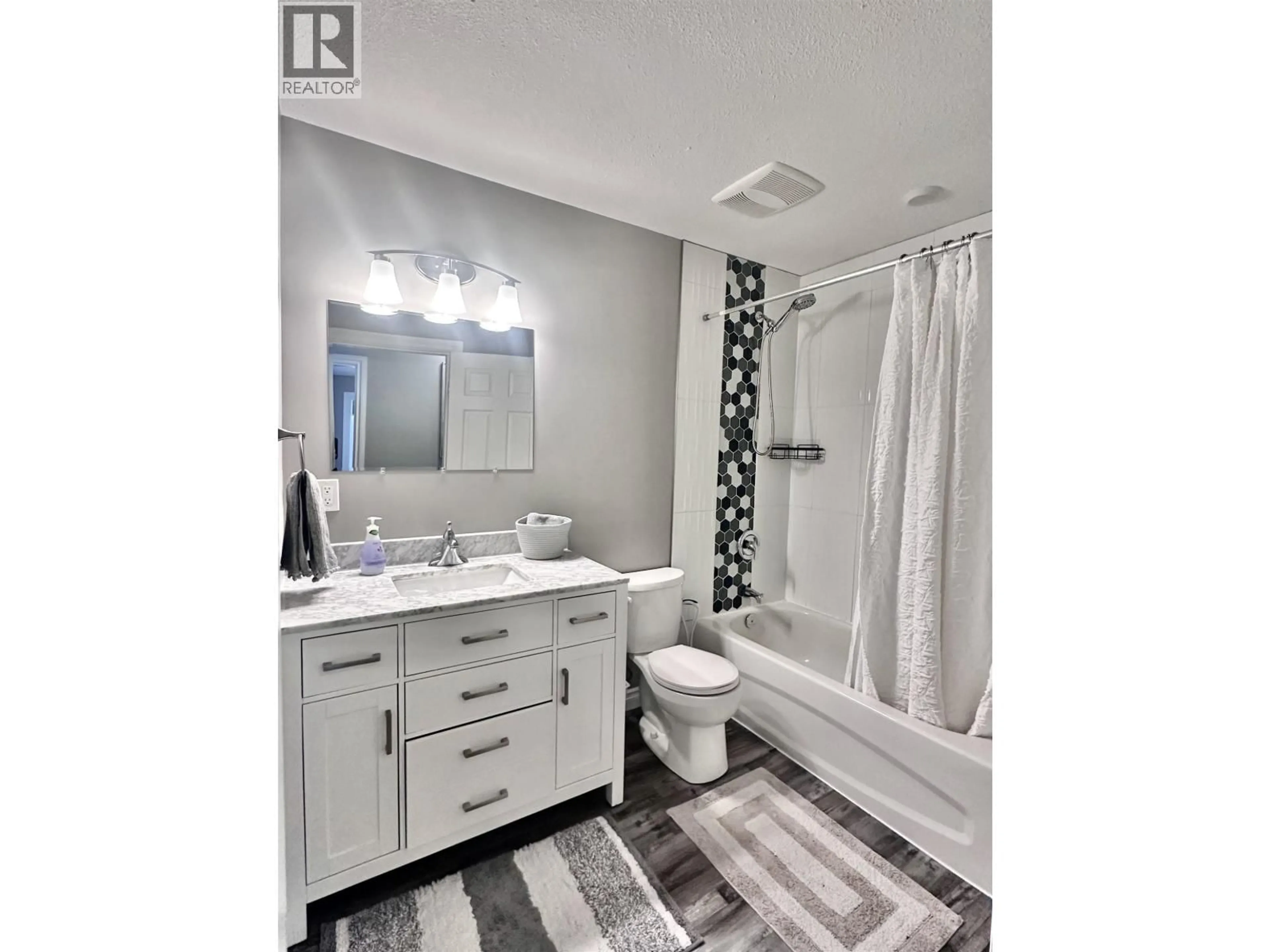 Contemporary bathroom, ceramic/tile floor for 2725 TAMARACK ROAD, Valemount British Columbia V0E2Z0