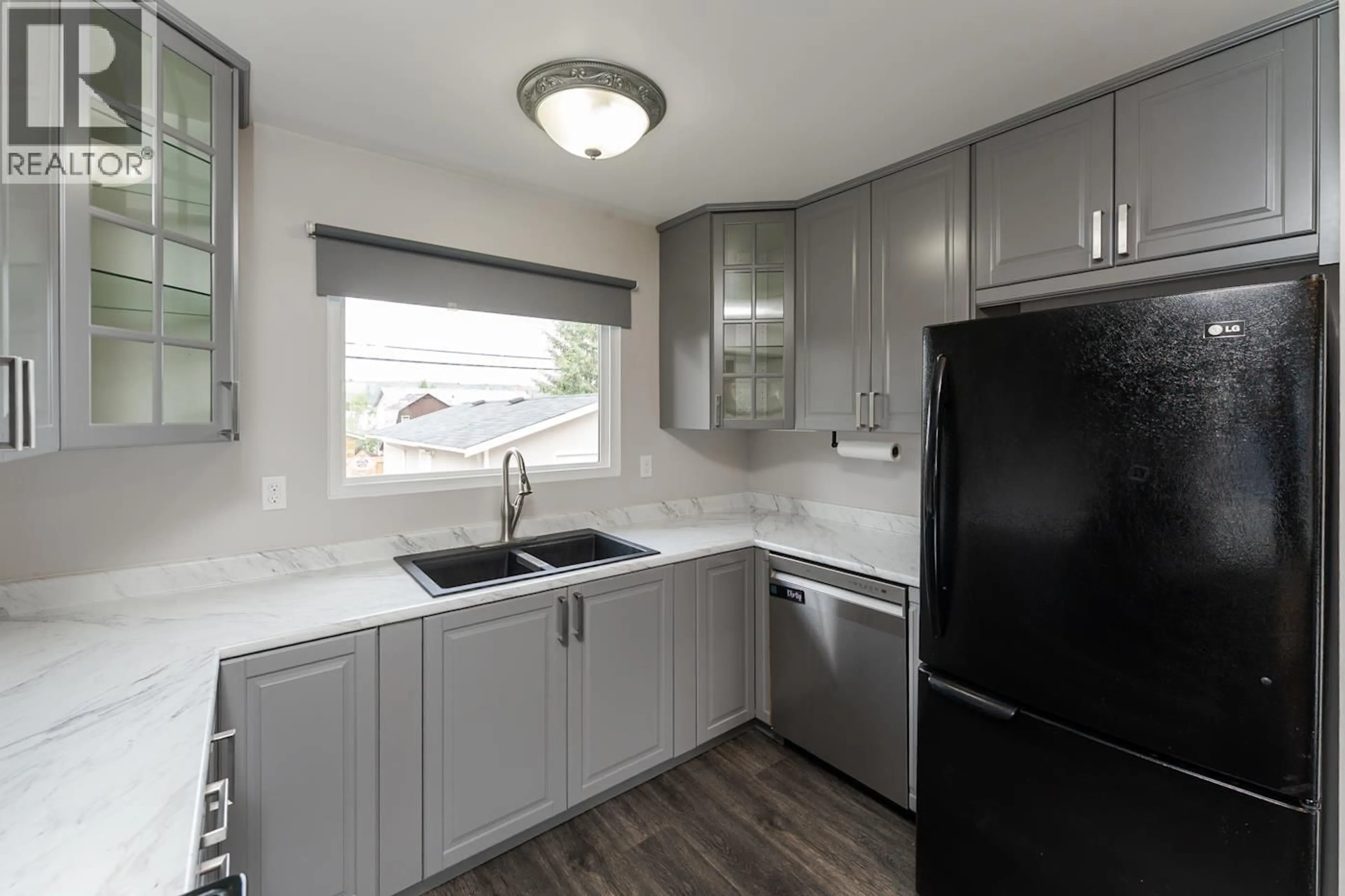 Standard kitchen, unknown for 373 NICHOLSON STREET, Prince George British Columbia V2M3L8