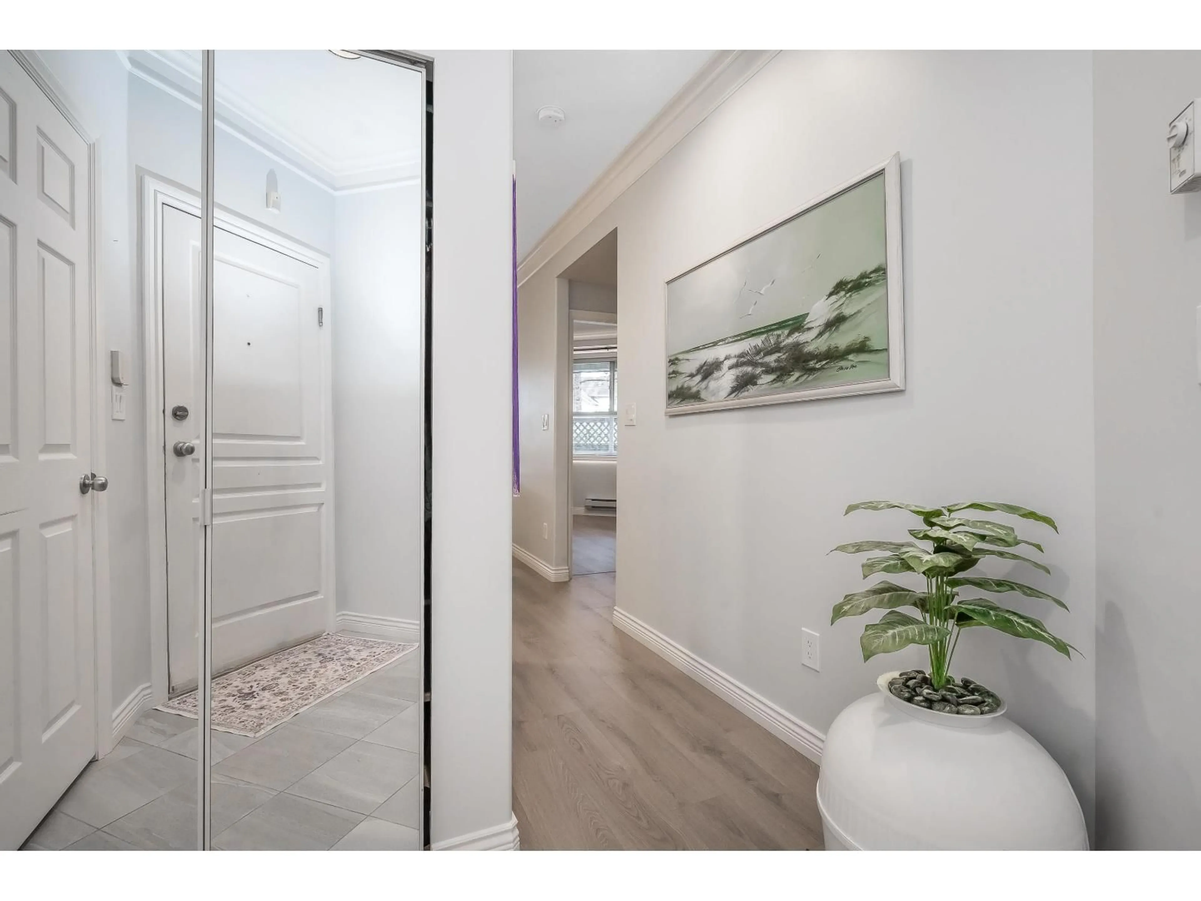 Indoor entryway for 107 - 8115 121A STREET, Surrey British Columbia V3W1J2