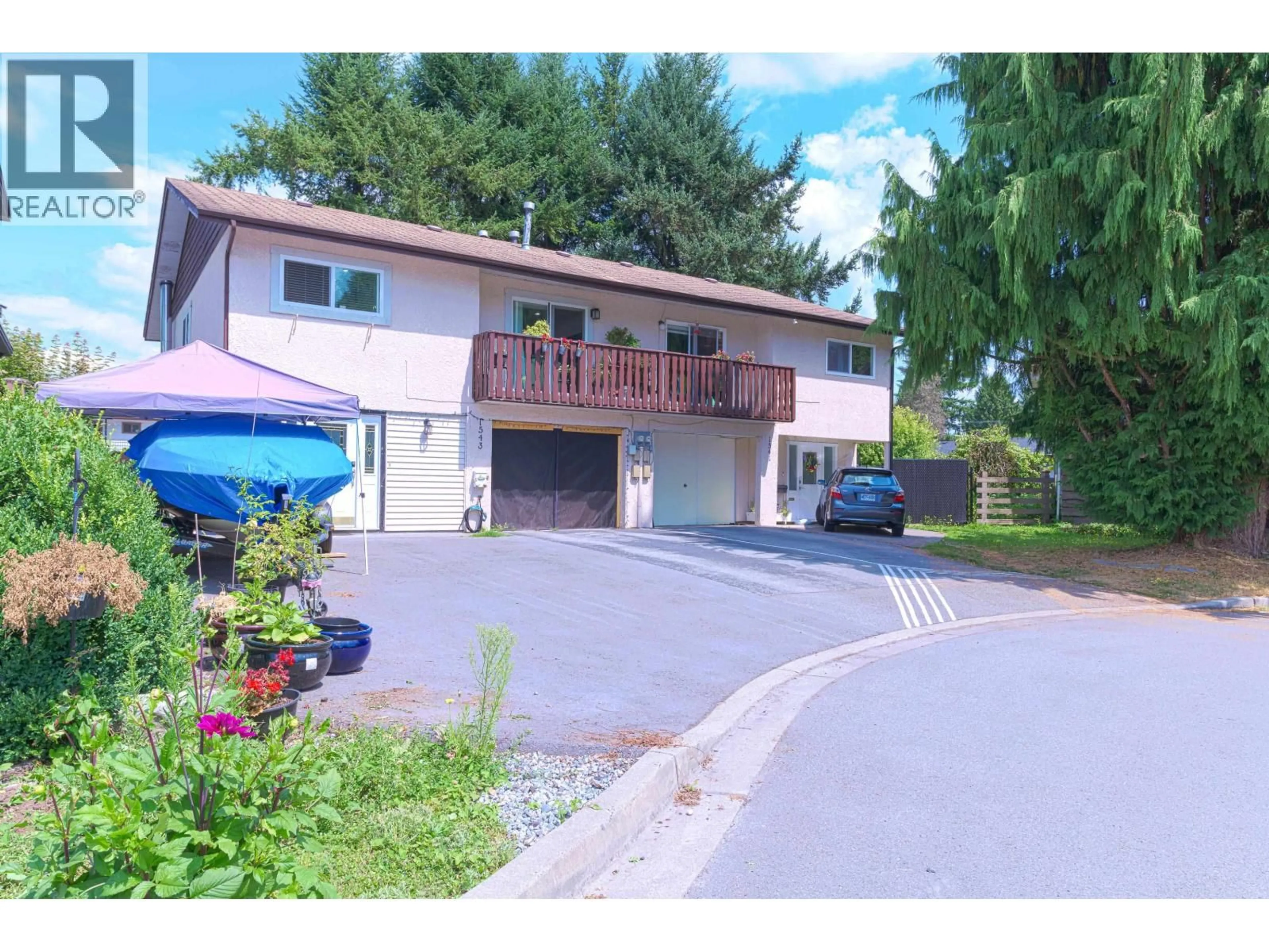 A pic from outside/outdoor area/front of a property/back of a property/a pic from drone, street for 1543 CHADWICK AVENUE, Port Coquitlam British Columbia V3B5E9