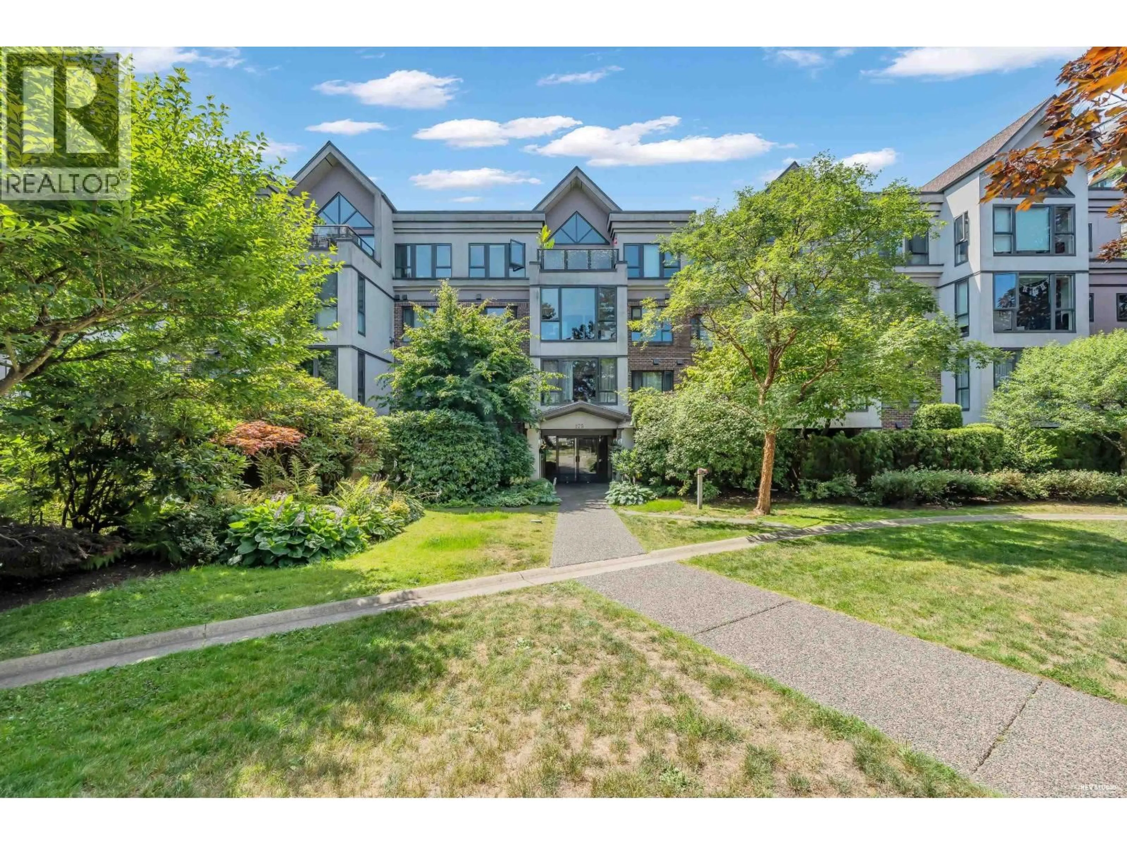 Unknown for 210 - 175 10TH STREET, North Vancouver British Columbia V7L4W1