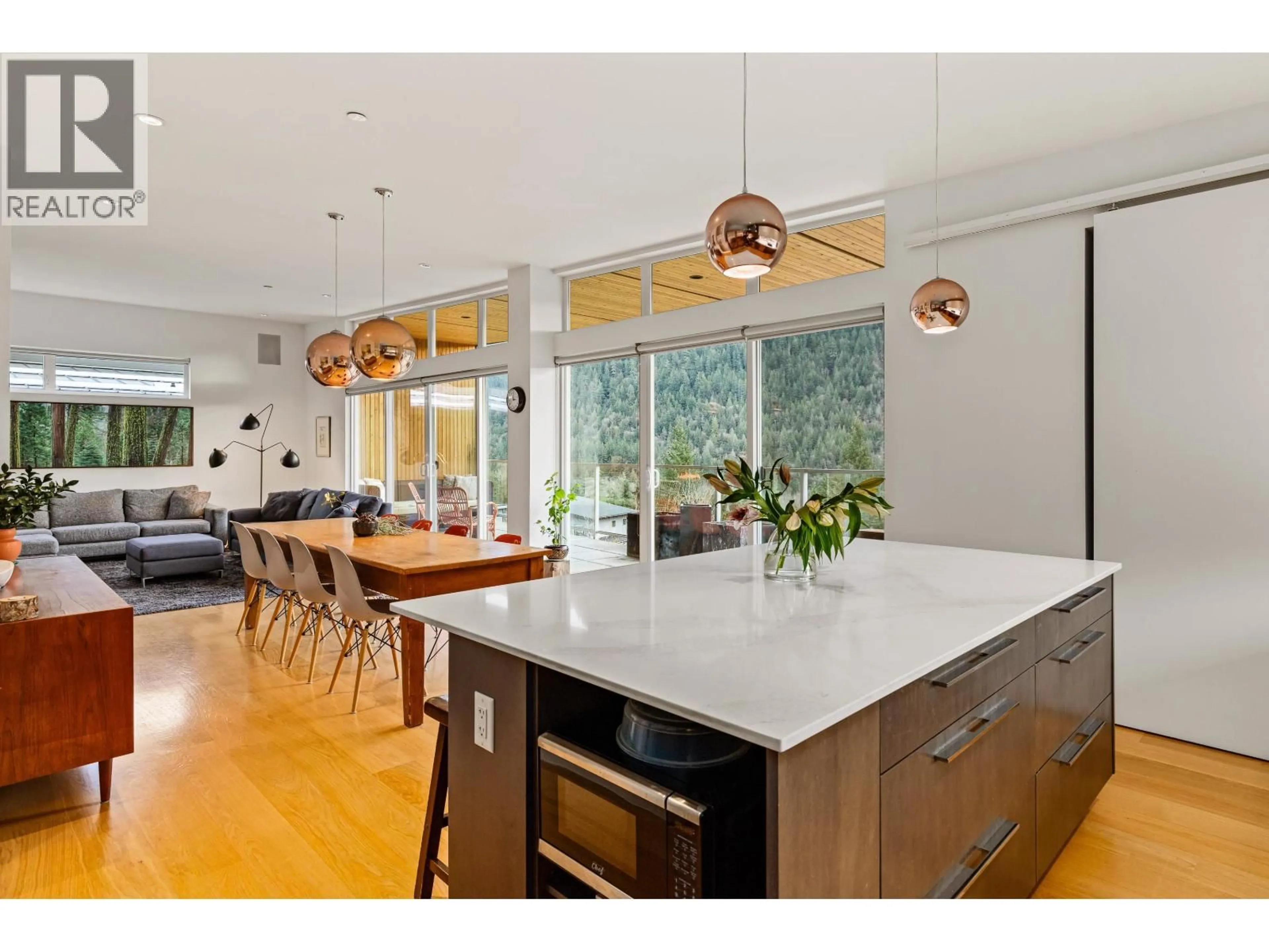 Open concept kitchen, unknown for 38555 SKY PILOT DRIVE, Squamish British Columbia V8B0T6