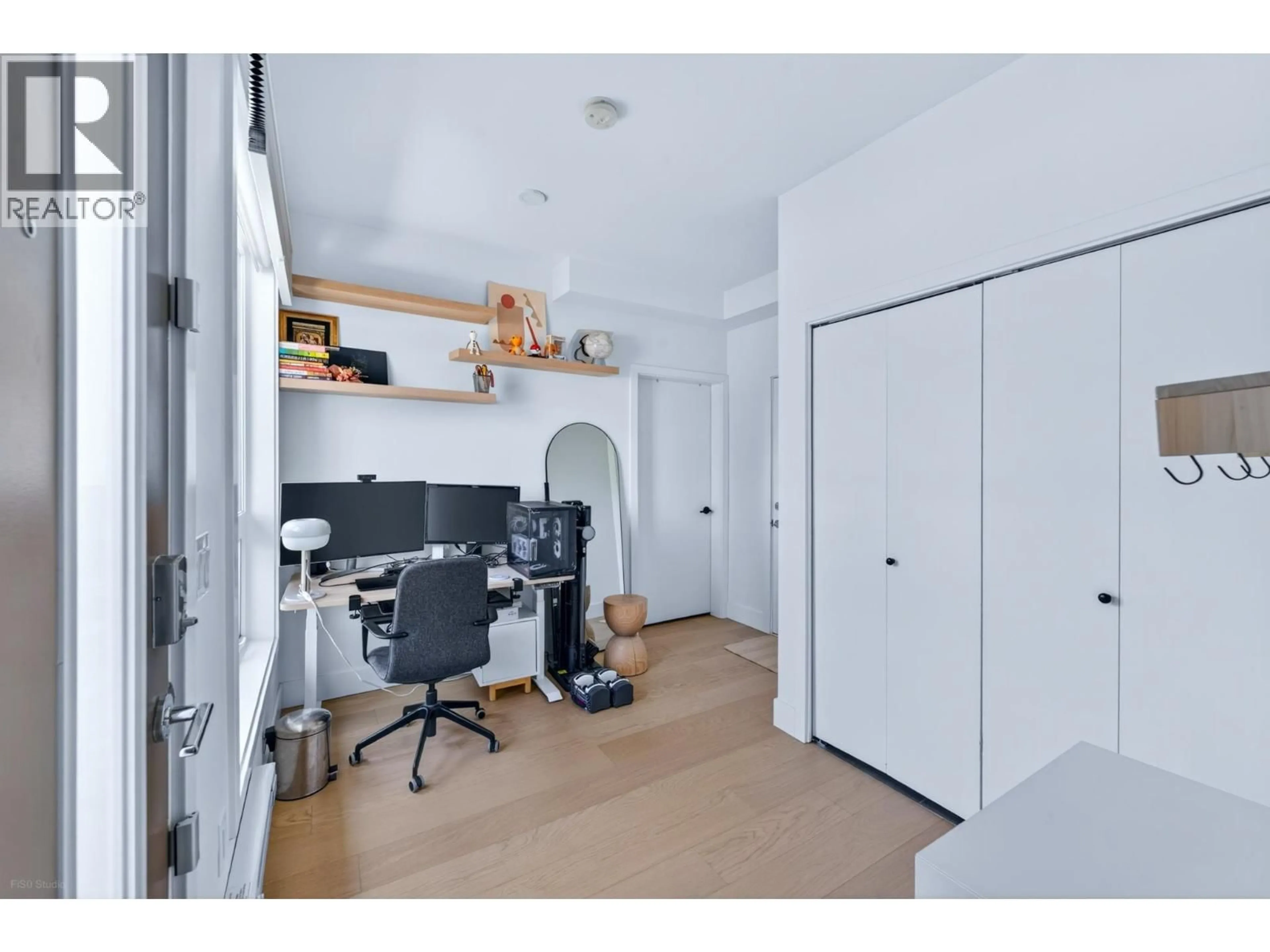 A pic of a room for 1 - 9099 NO. 2 ROAD, Richmond British Columbia V7E2C6
