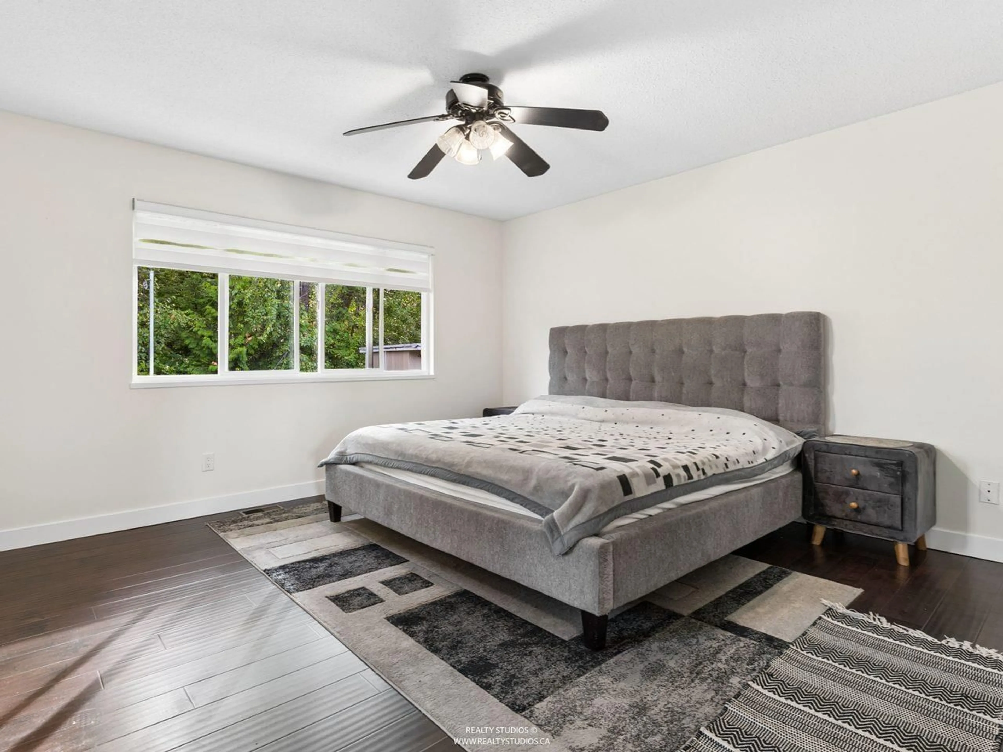 Bedroom with bed, unknown for 11411 WELLINGTON CRESCENT, Surrey British Columbia V3R9H1