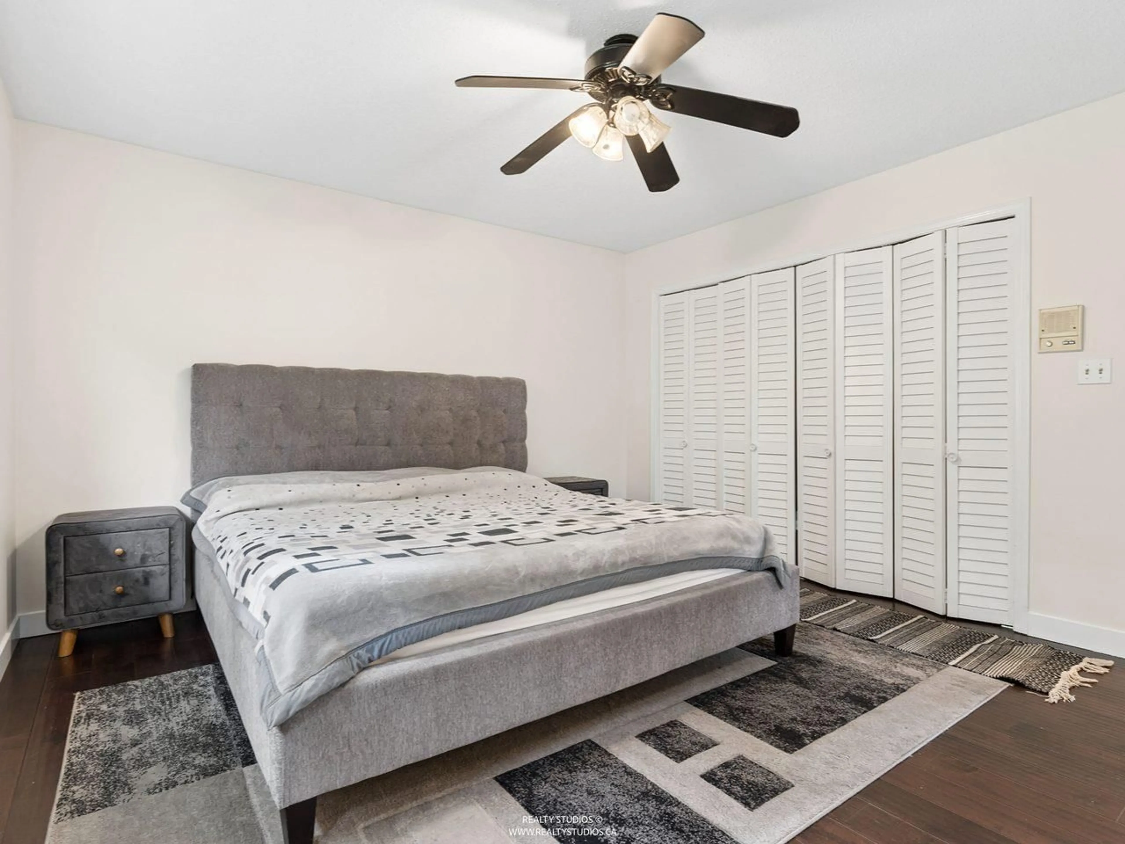 Bedroom with bed, unknown for 11411 WELLINGTON CRESCENT, Surrey British Columbia V3R9H1