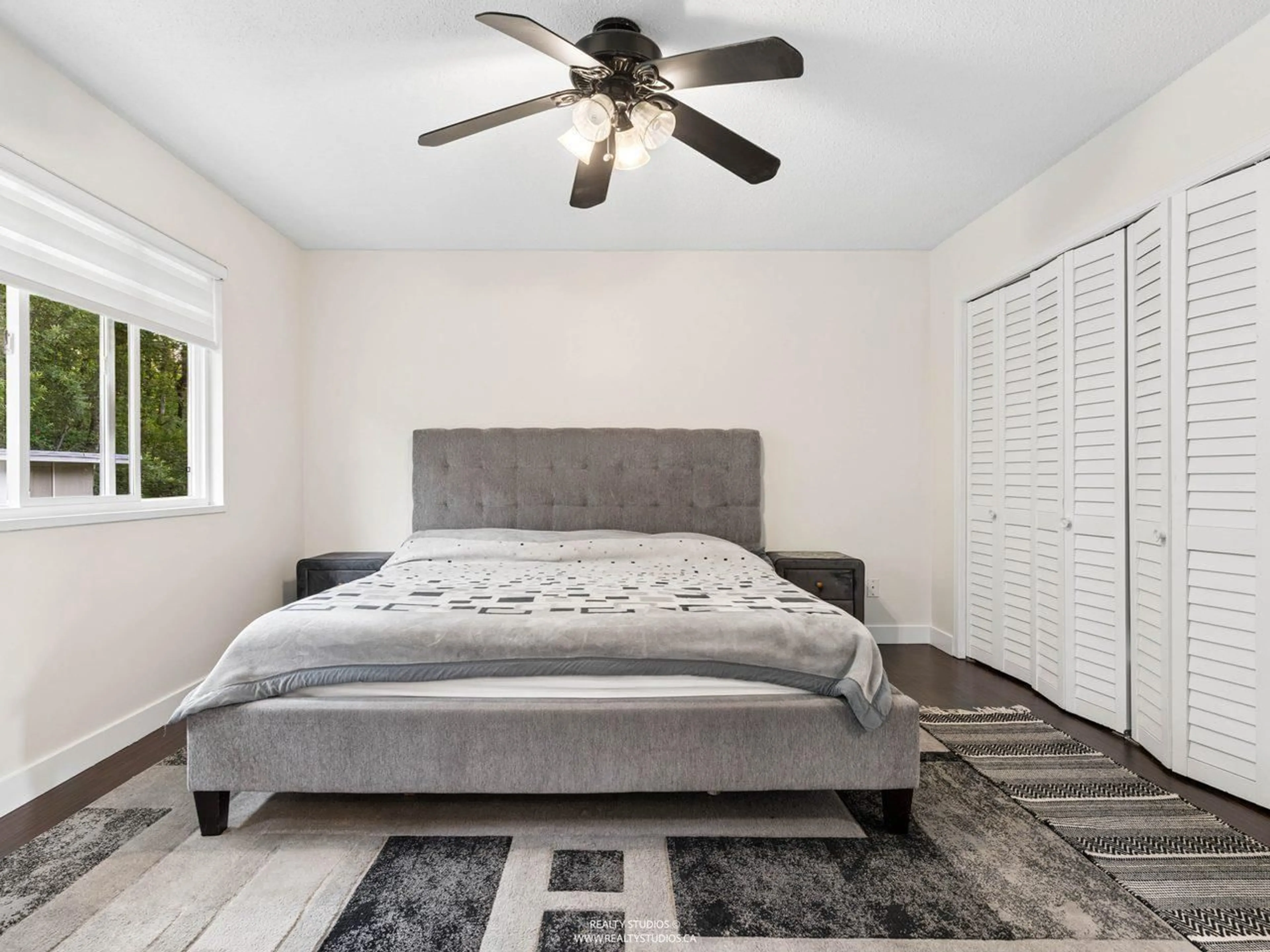 Bedroom with bed, unknown for 11411 WELLINGTON CRESCENT, Surrey British Columbia V3R9H1