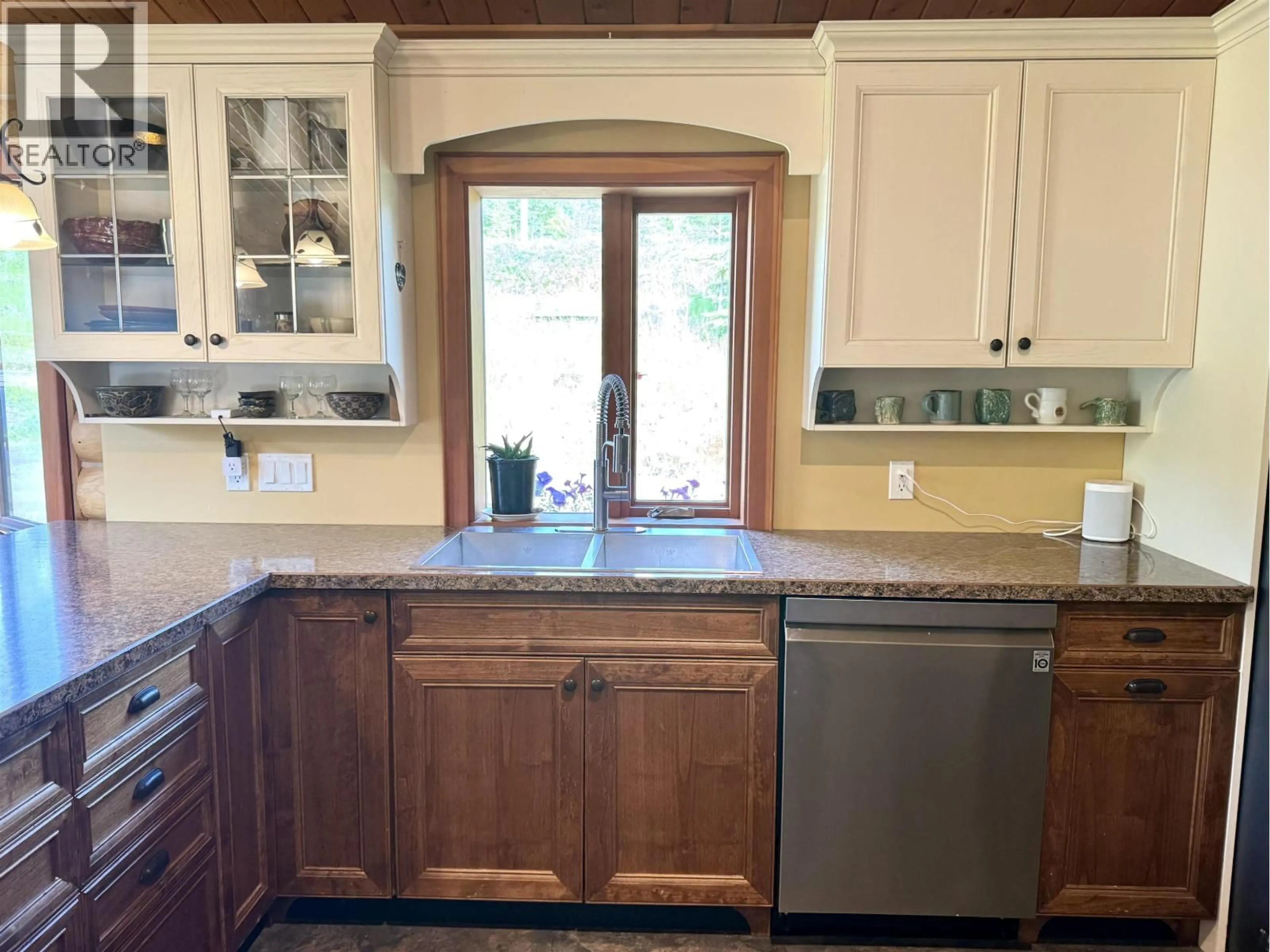 Open concept kitchen, unknown for 10354 HISLOP ROAD, Telkwa British Columbia V0J2X1