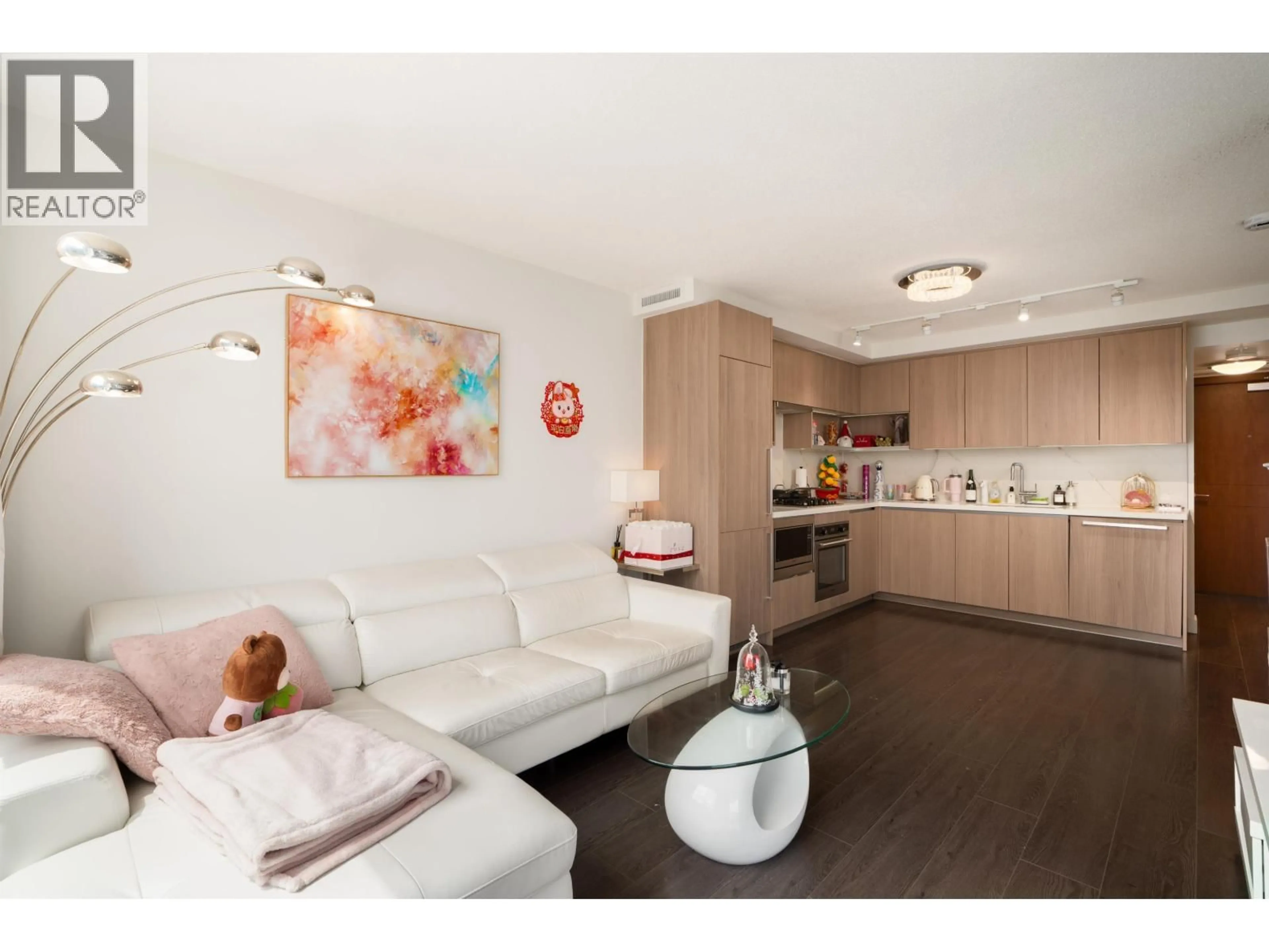 Living room with furniture, wood/laminate floor for 1602 - 8833 HAZELBRIDGE WAY, Richmond British Columbia V6X0N3