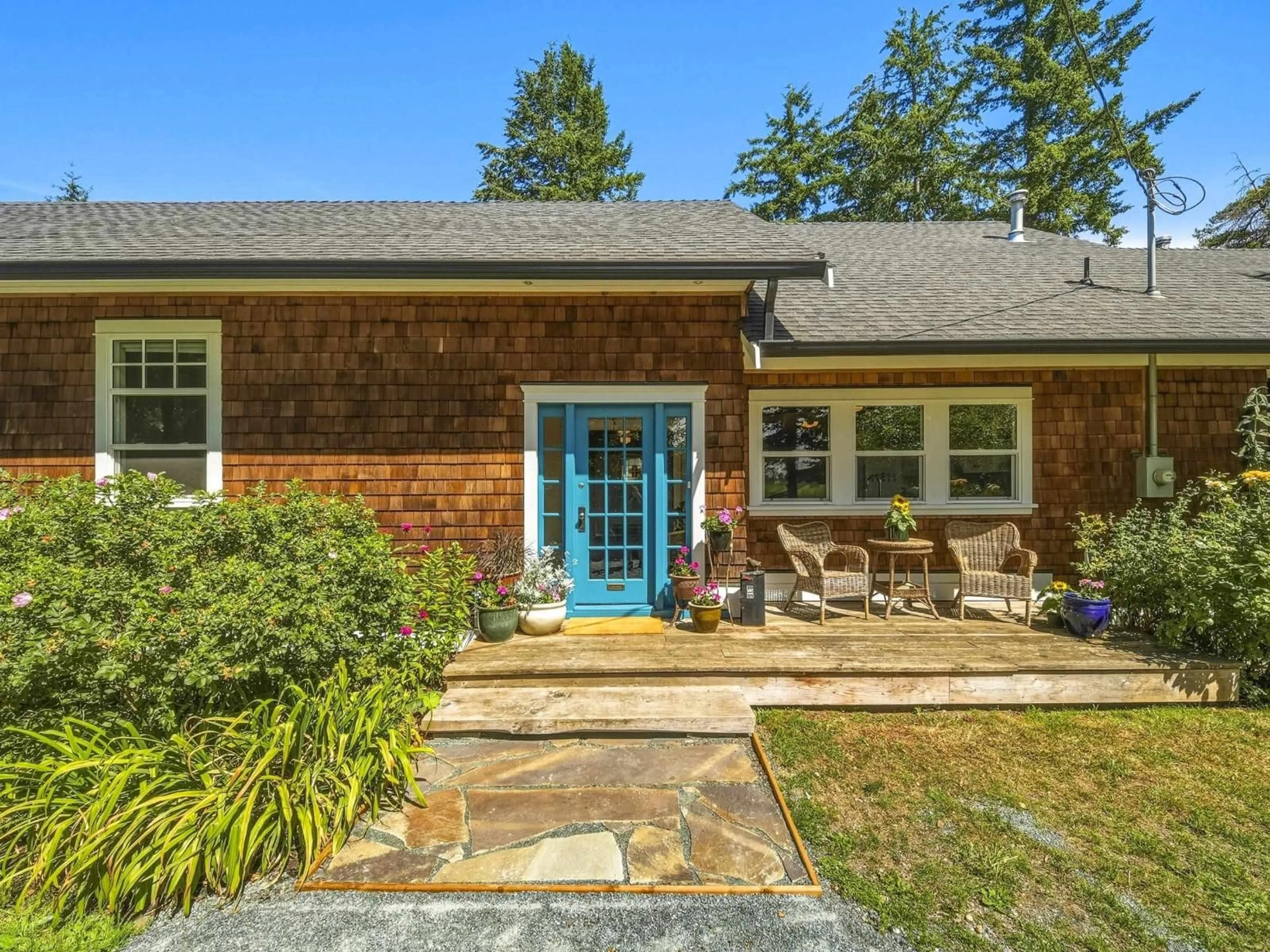 Home with brick exterior material, street for 816 248 STREET, Langley British Columbia V4W2G1