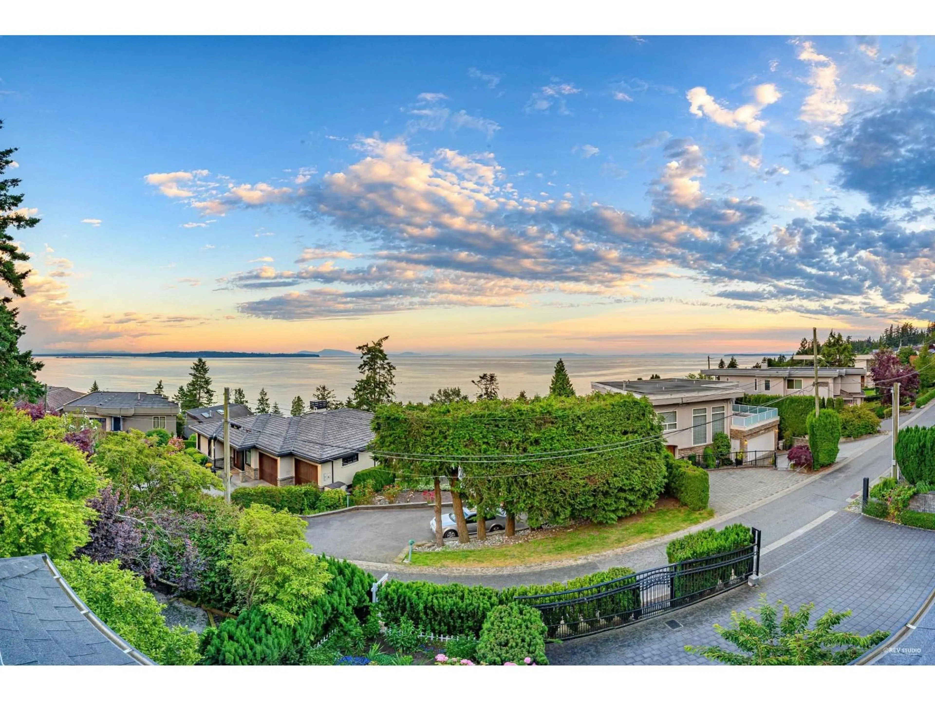 A pic from outside/outdoor area/front of a property/back of a property/a pic from drone, water/lake/river/ocean view for 14439 SUNSET LANE, White Rock British Columbia V4B5J7