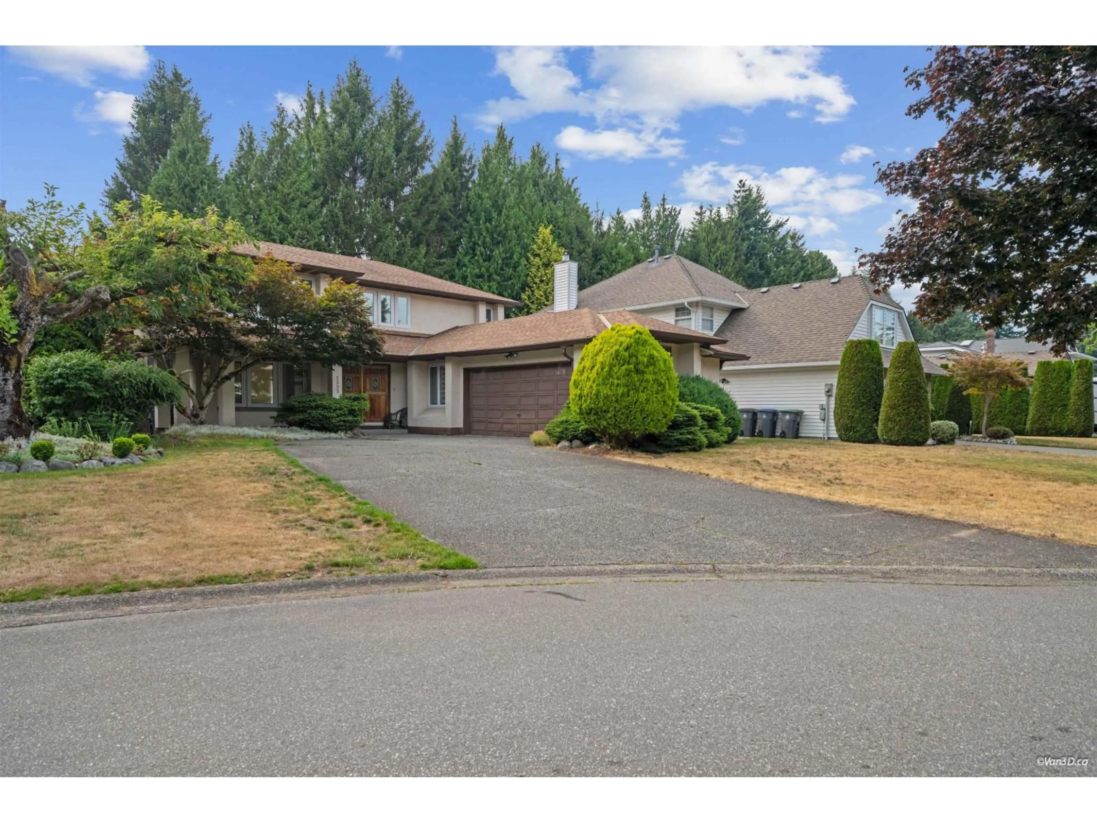 A pic from outside/outdoor area/front of a property/back of a property/a pic from drone, street for 2333 150B STREET, Surrey British Columbia V4A8B1