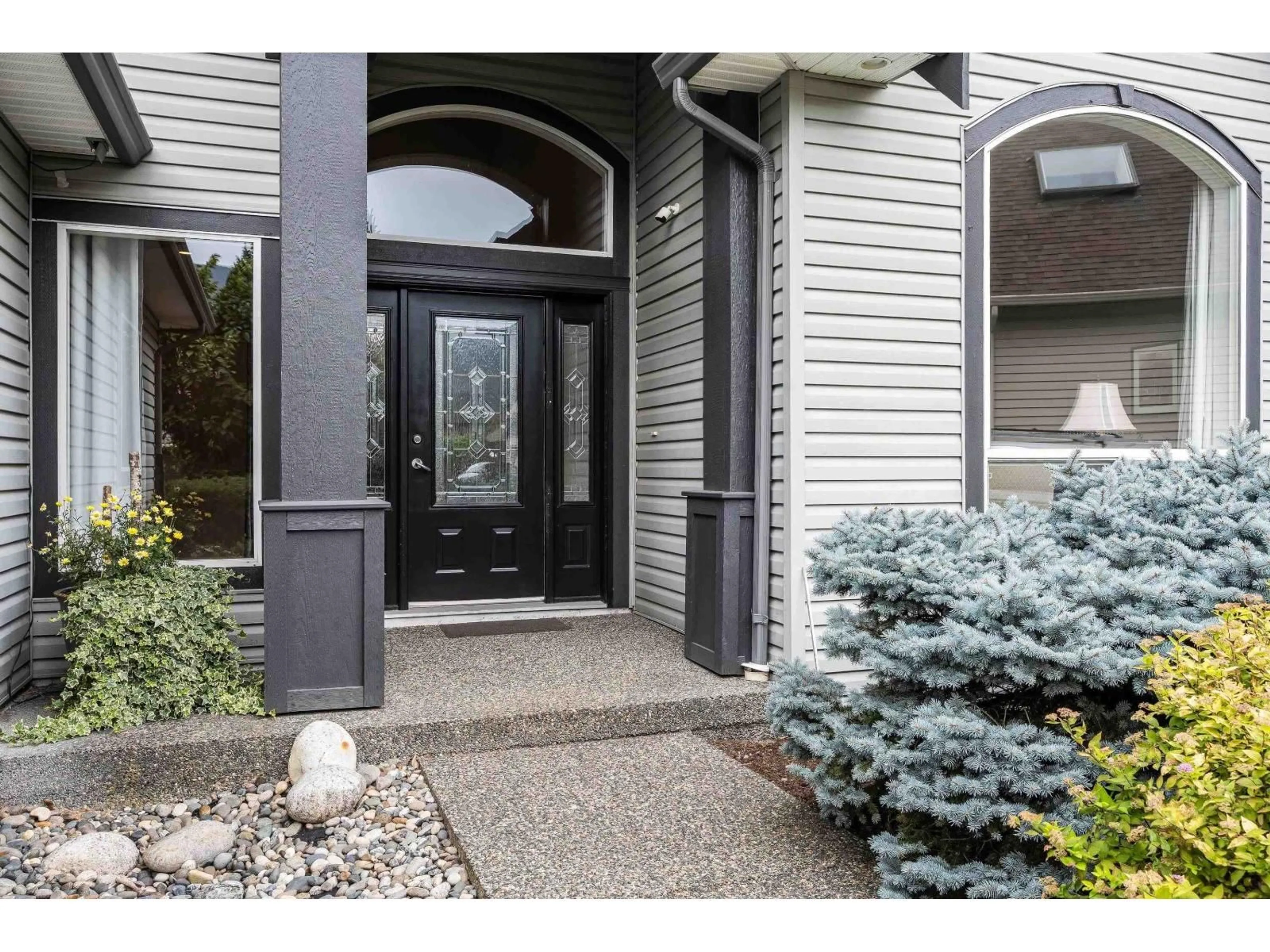 Indoor entryway for 44497 ELSIE PLACE, Chilliwack British Columbia V2R5N5
