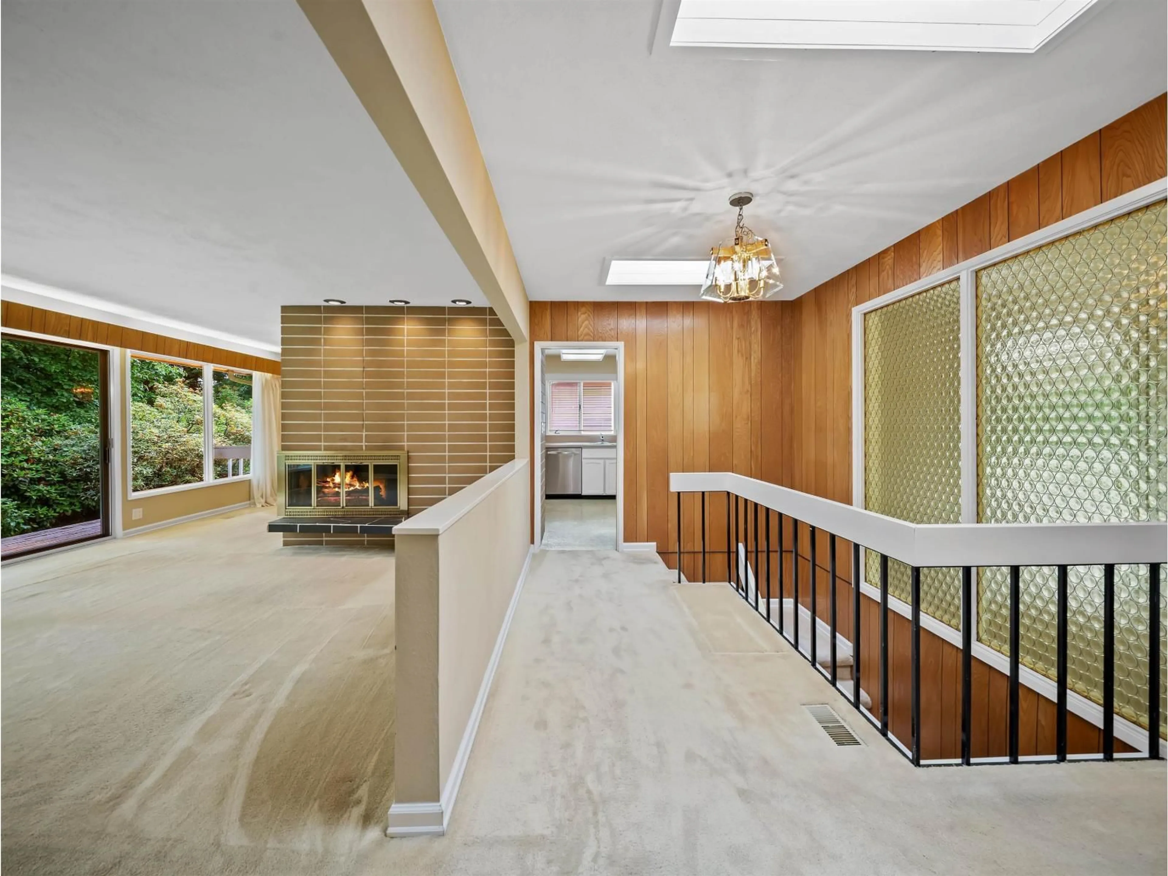 Indoor foyer for 34206 WOODBINE CRESCENT, Abbotsford British Columbia V2S2R5