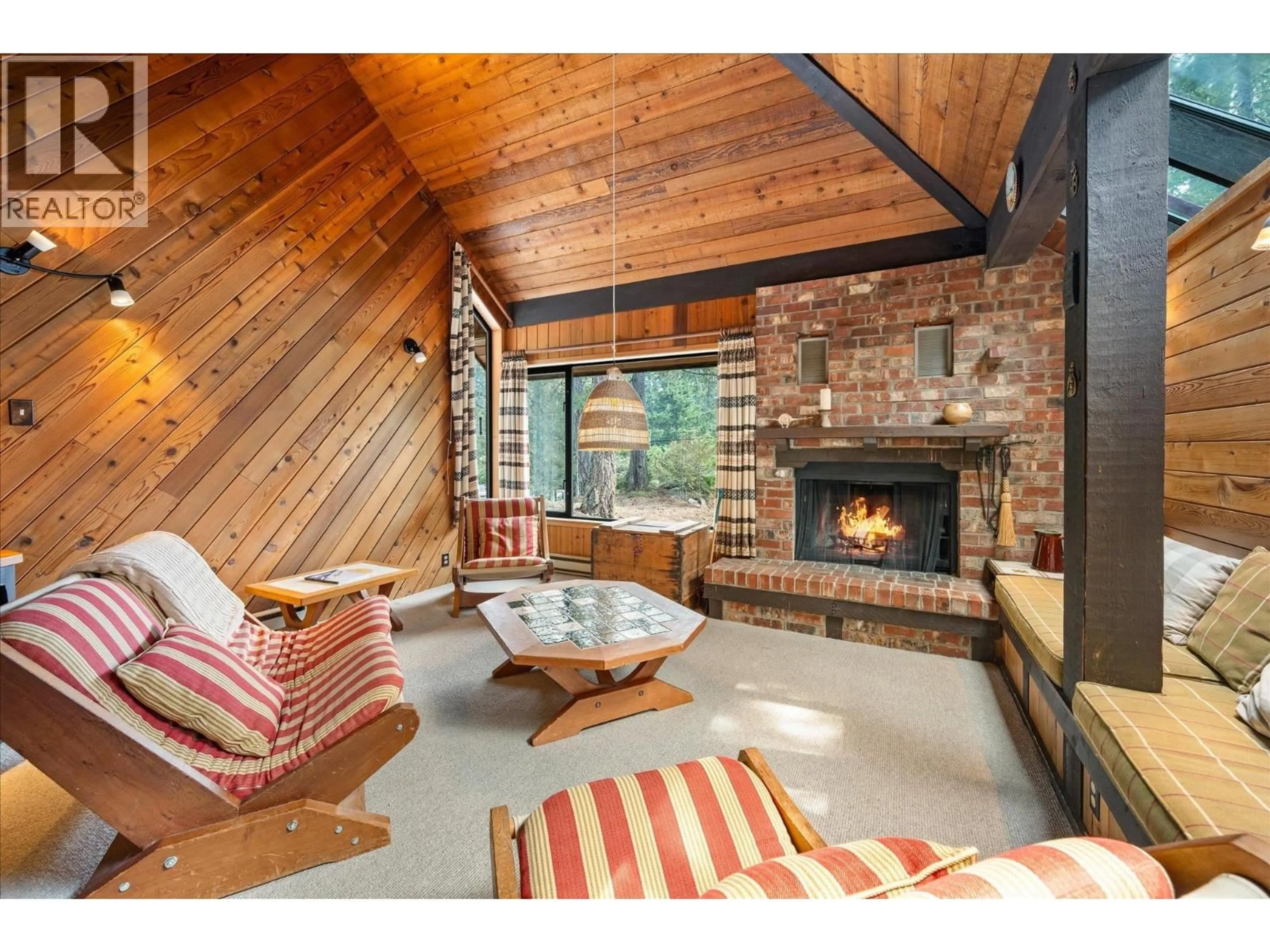 Living room with furniture, unknown for 9230 PINETREE PLACE, Whistler British Columbia V0N1B9