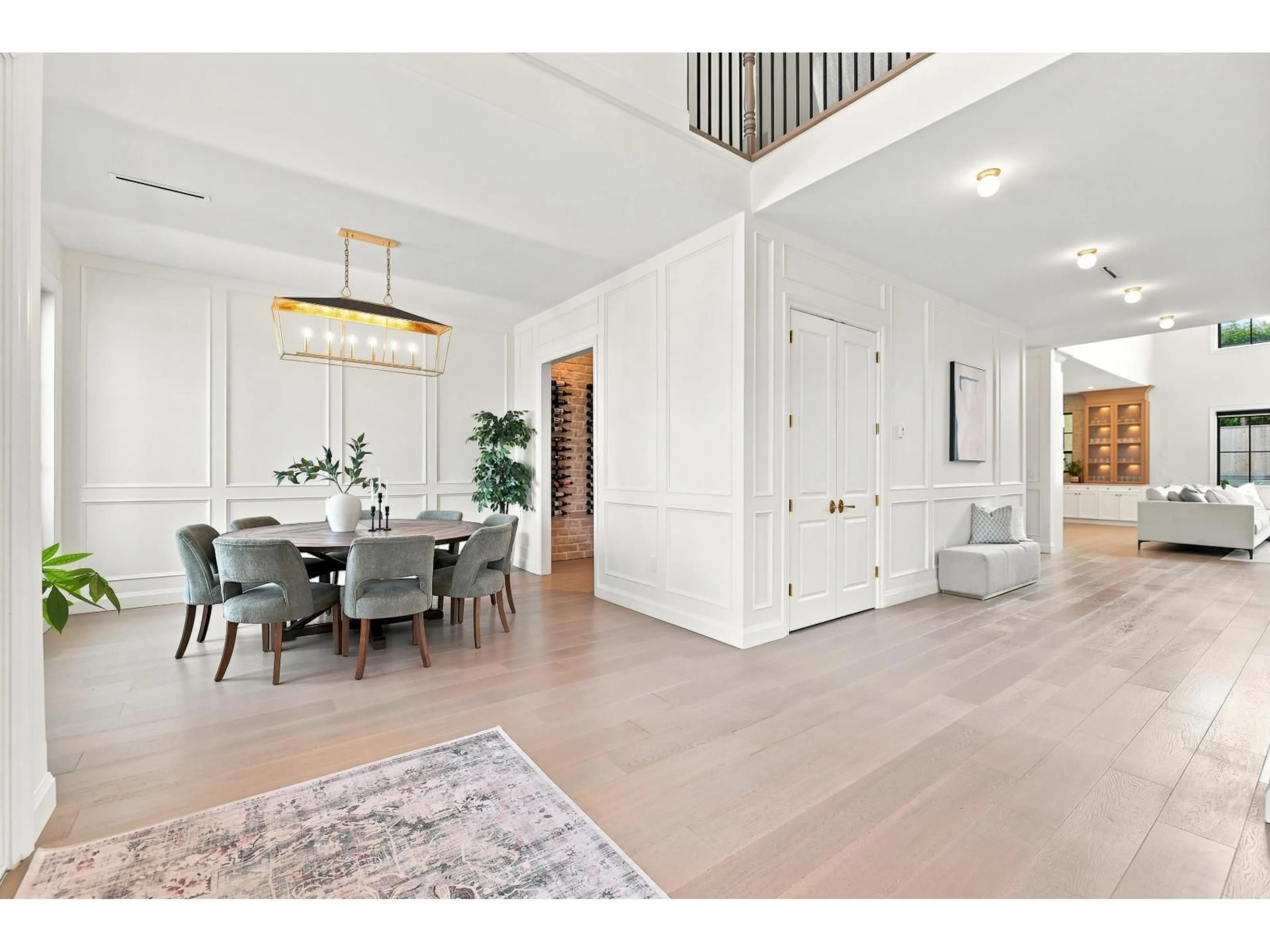 Indoor entryway for 4509 SOUTHRIDGE CRESCENT, Langley British Columbia V3A4N7