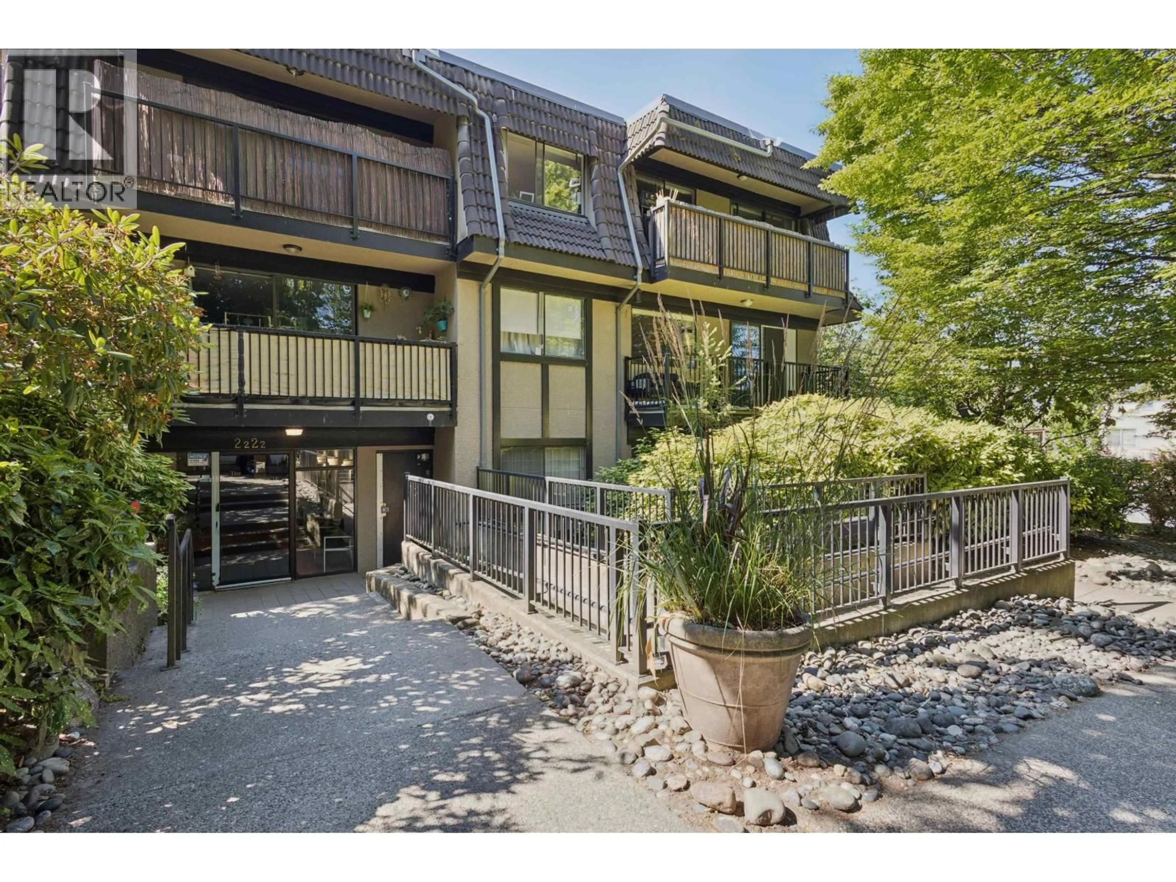 Patio, street for 112 - 2222 CAMBRIDGE STREET, Vancouver British Columbia V5L1E6