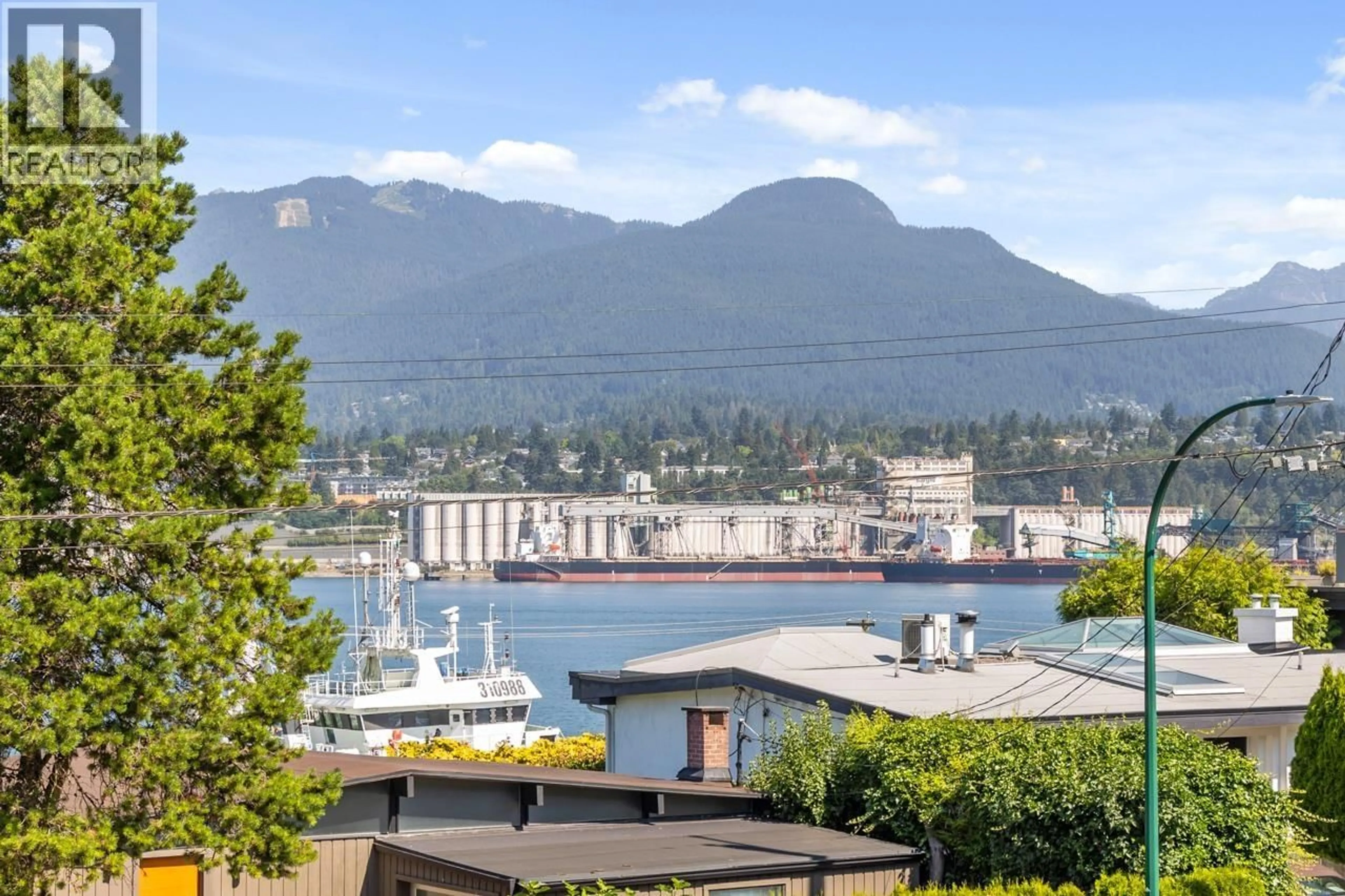 Patio, water/lake/river/ocean view for 204 - 2336 WALL STREET, Vancouver British Columbia V5L1B7