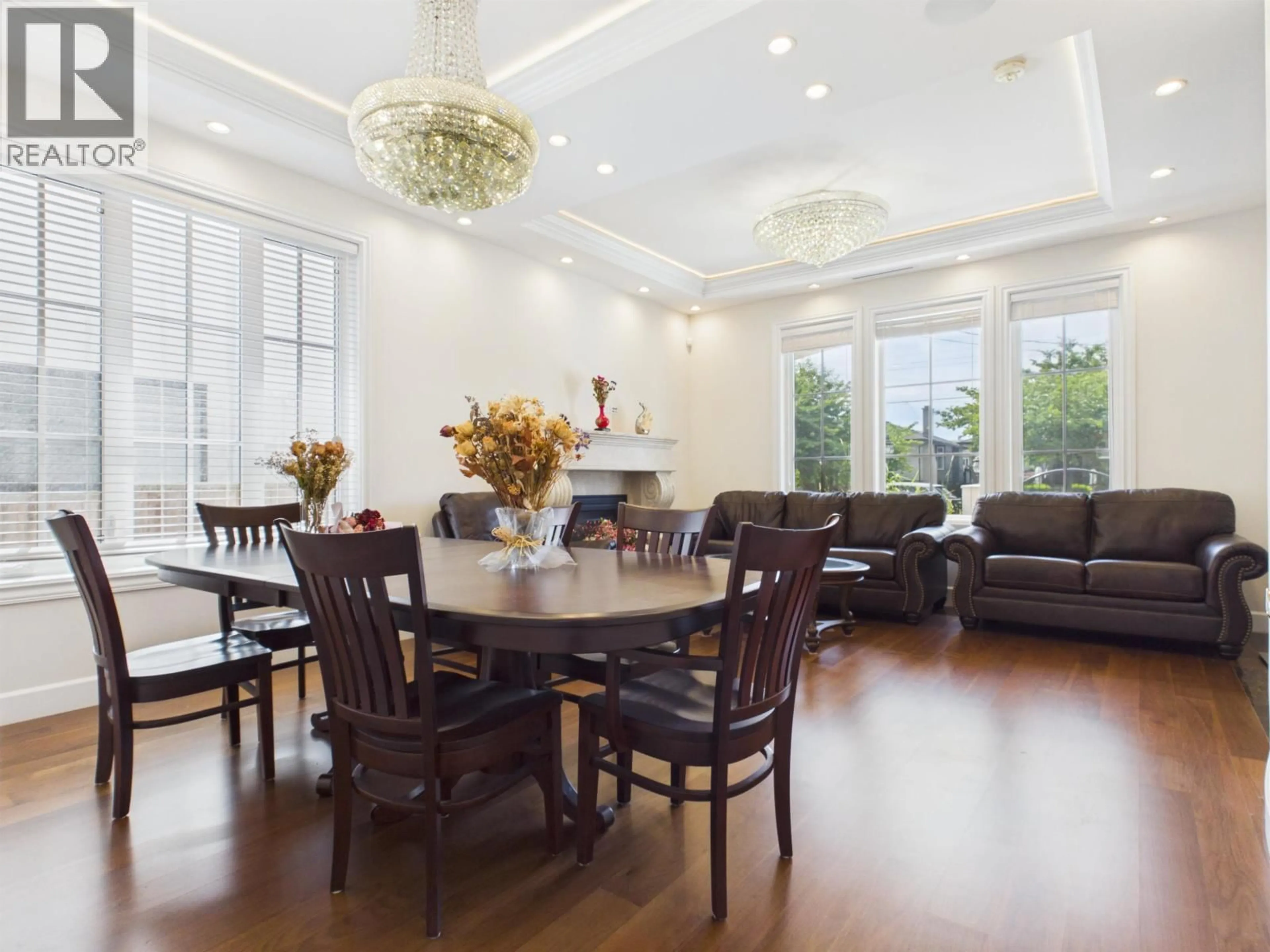 Dining room, wood/laminate floor for 6871 DUNNEDIN STREET, Burnaby British Columbia V5B1Z1
