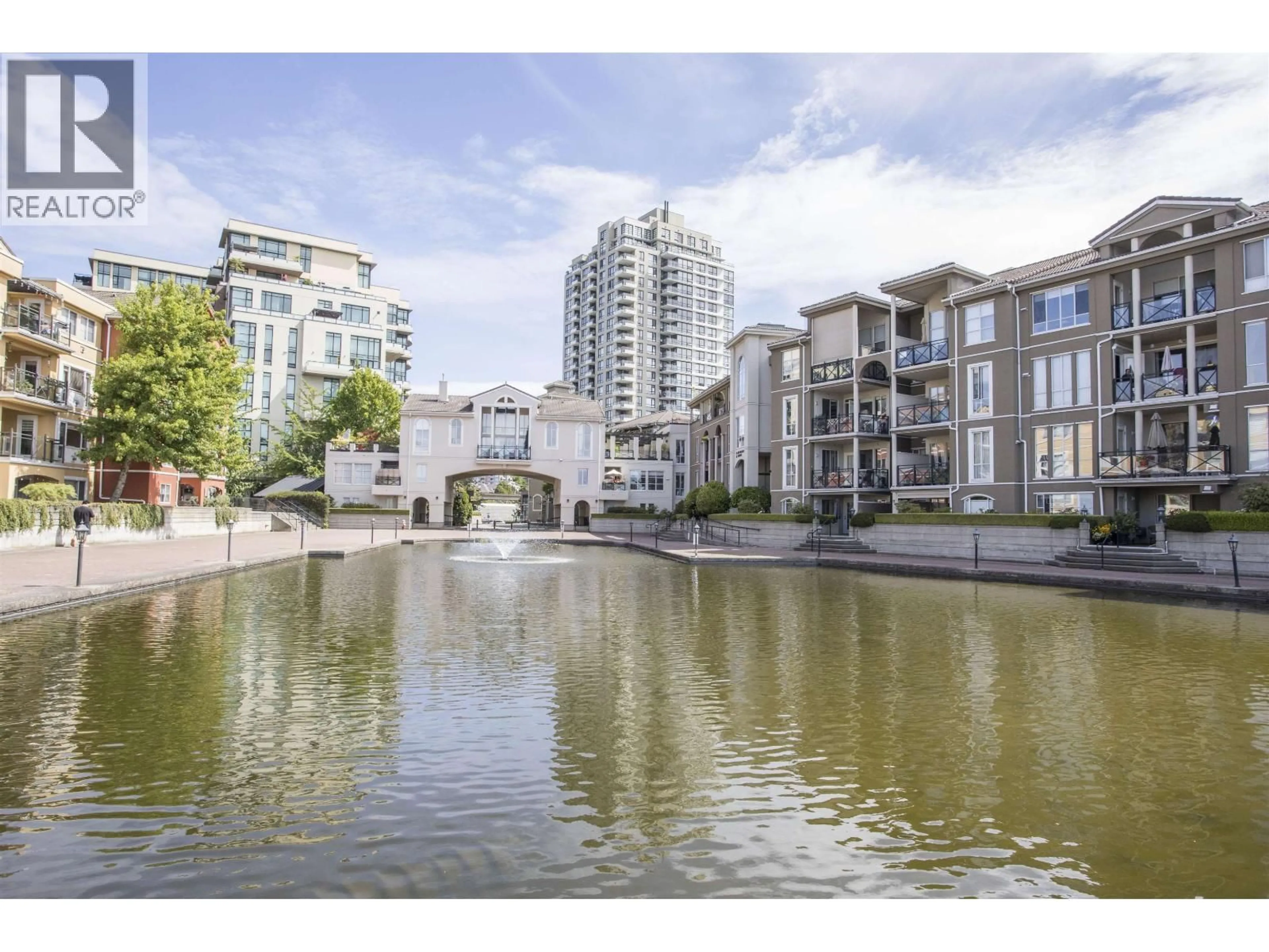 Blurry image for 309 - 2 RENAISSANCE SQUARE, New Westminster British Columbia V3M6K3