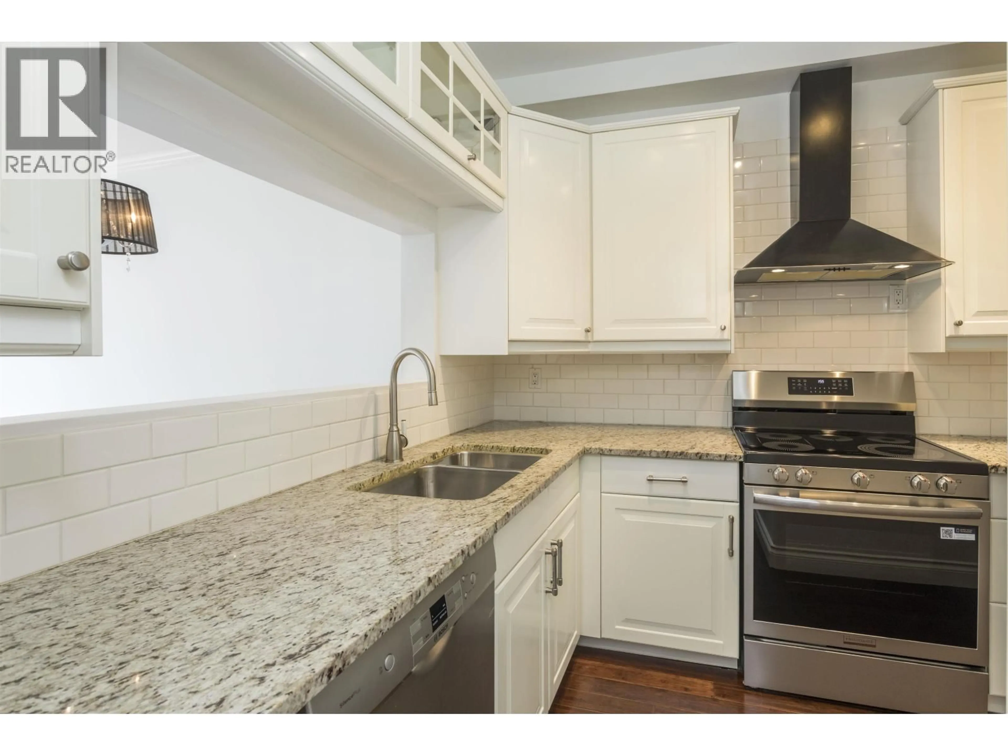 Standard kitchen, ceramic/tile floor for 309 - 2 RENAISSANCE SQUARE, New Westminster British Columbia V3M6K3
