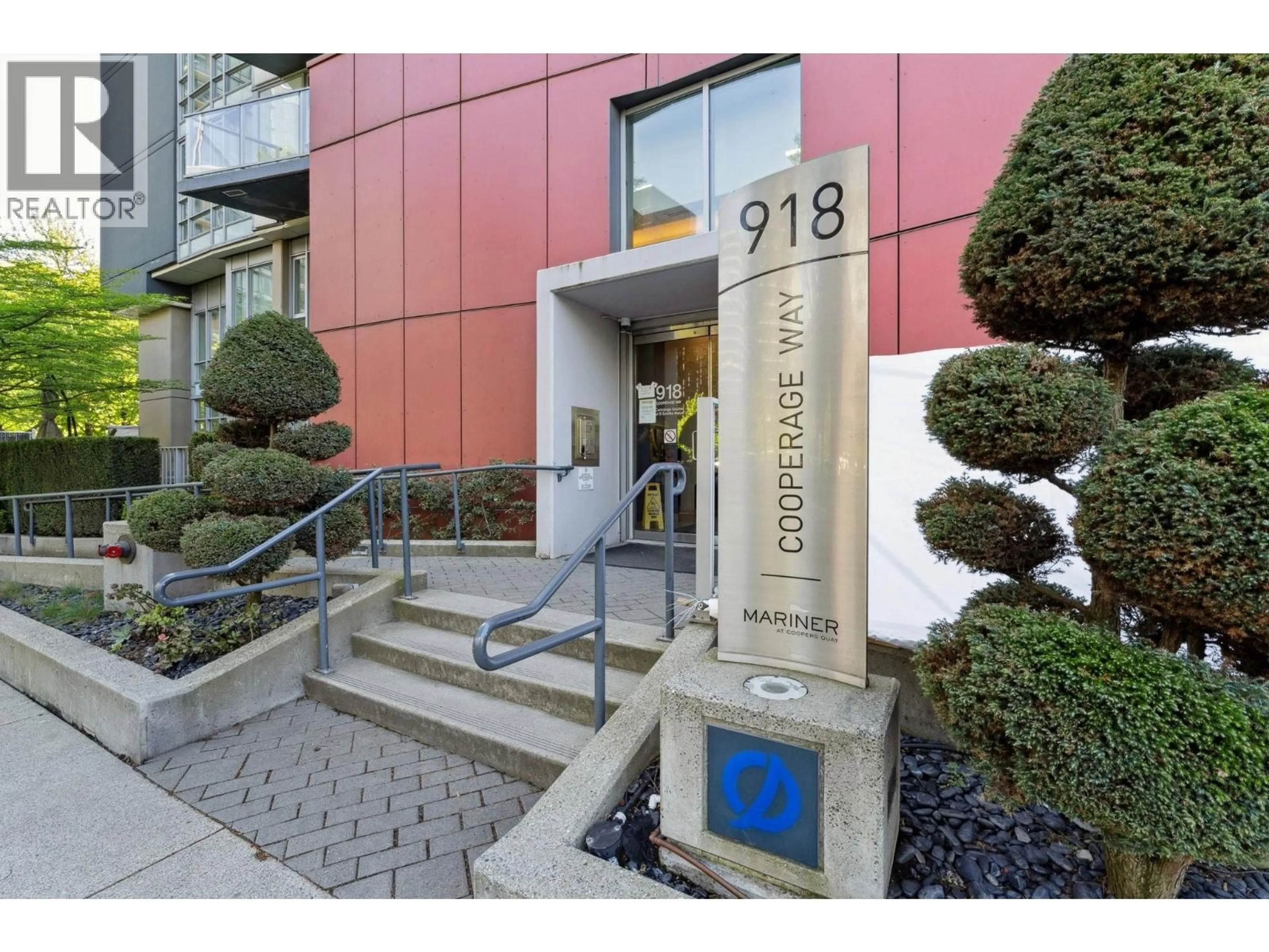 Indoor foyer for 2201 - 918 COOPERAGE WAY, Vancouver British Columbia V6B0A7