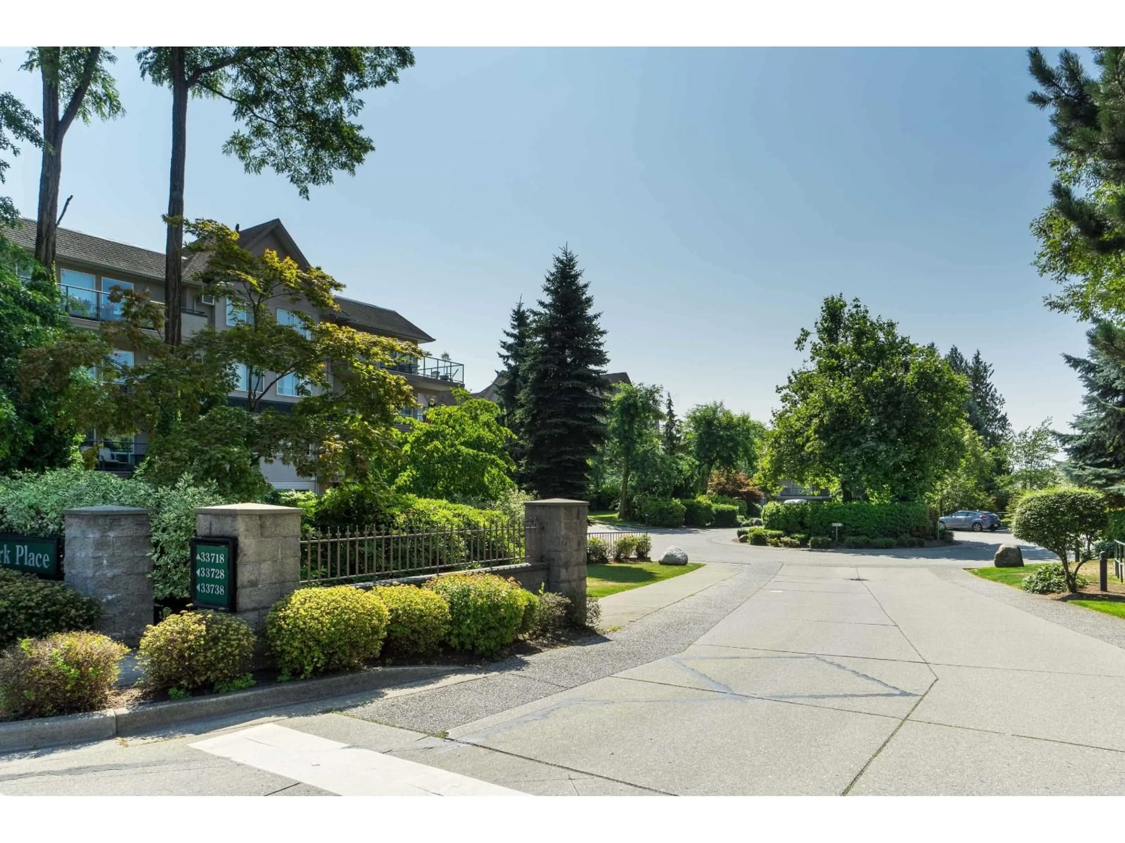 Indoor foyer for 406 - 33718 KING ROAD, Abbotsford British Columbia V2S8J3