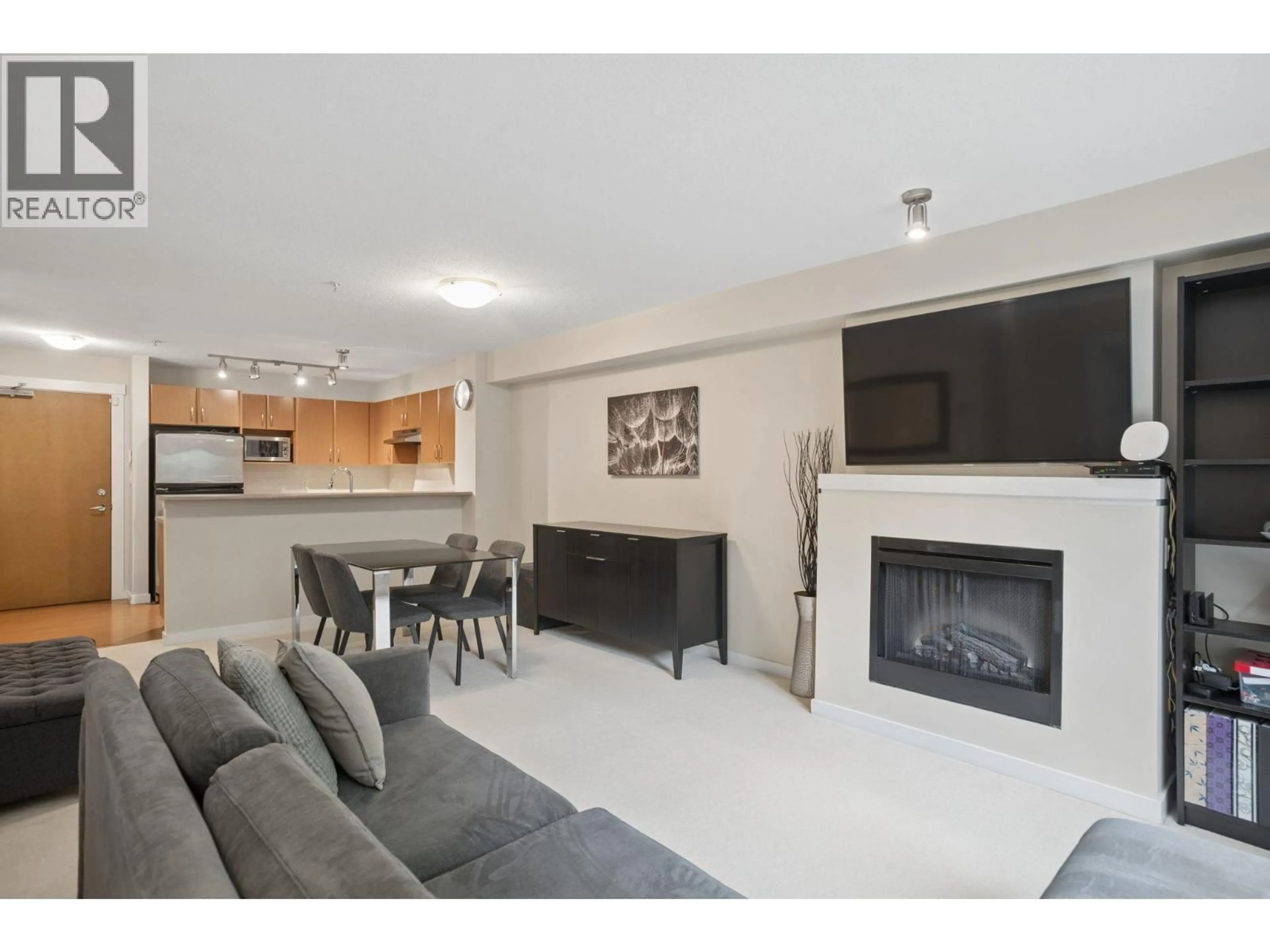 Living room with furniture, unknown for 114 - 4723 DAWSON STREET, Burnaby British Columbia V5C0A7