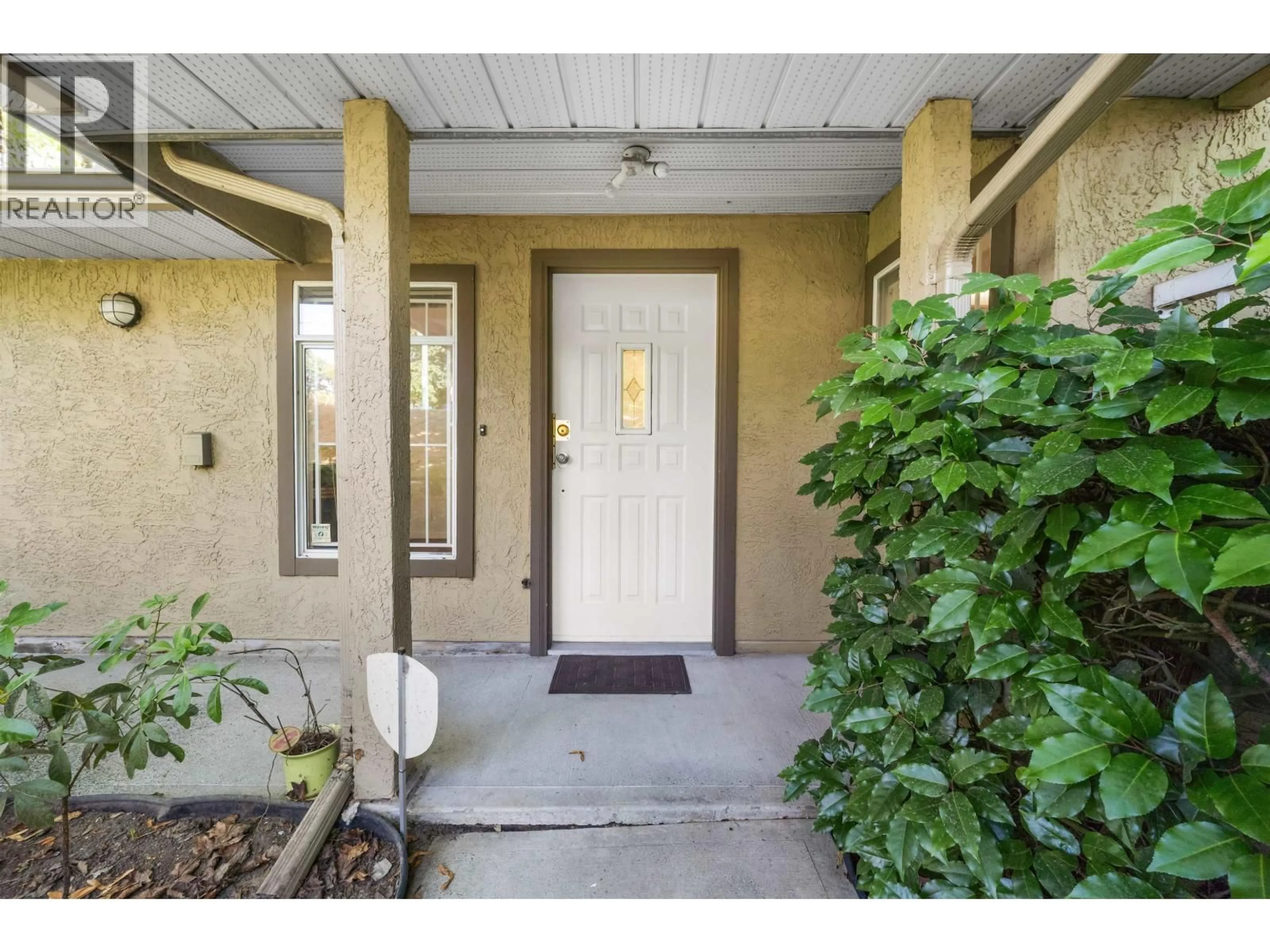 Indoor entryway for 56 - 7188 EDMONDS STREET, Burnaby British Columbia V3N4X6
