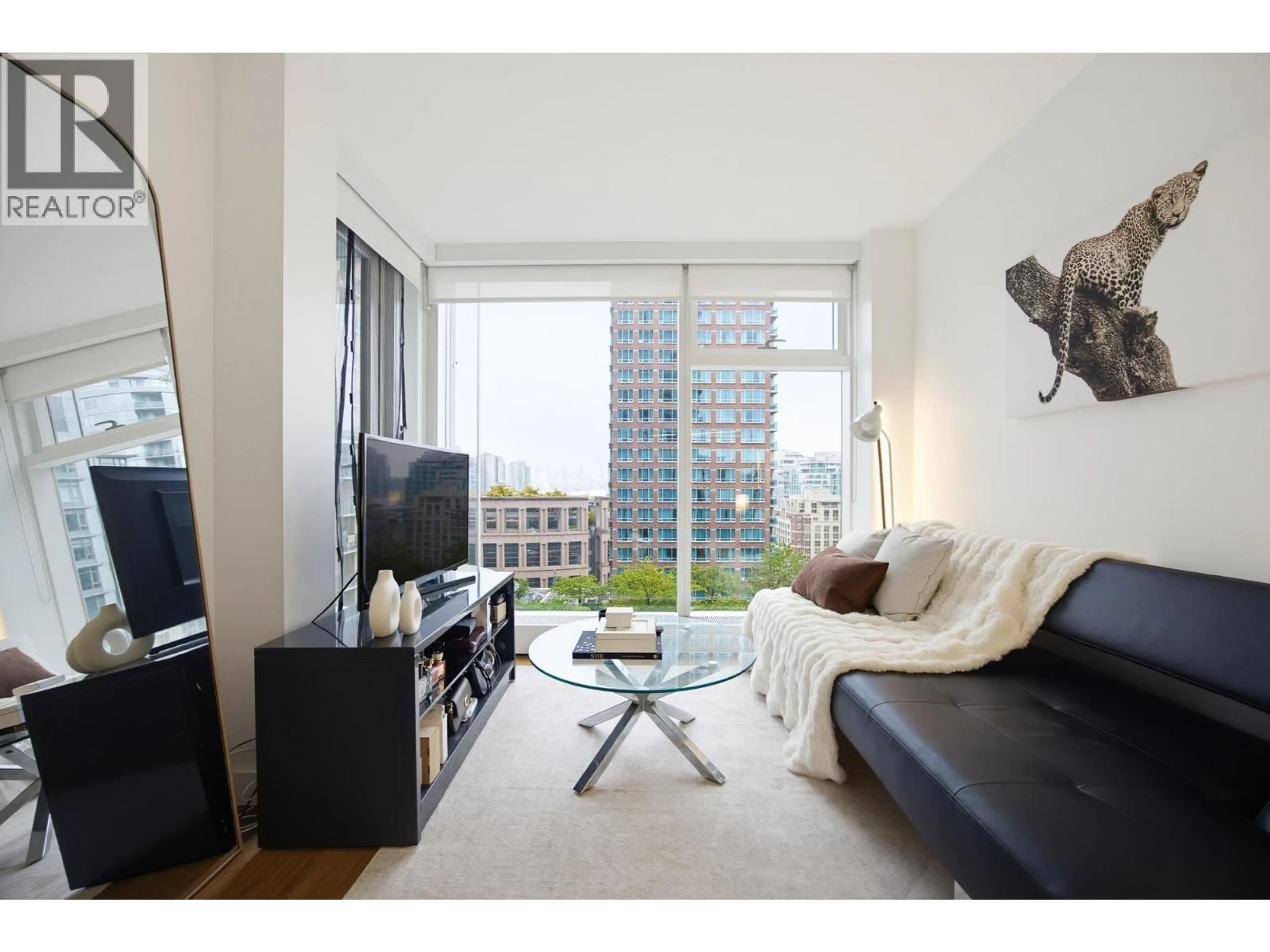 Living room with furniture, unknown for 1611 - 777 RICHARDS STREET, Vancouver British Columbia V6B0M6