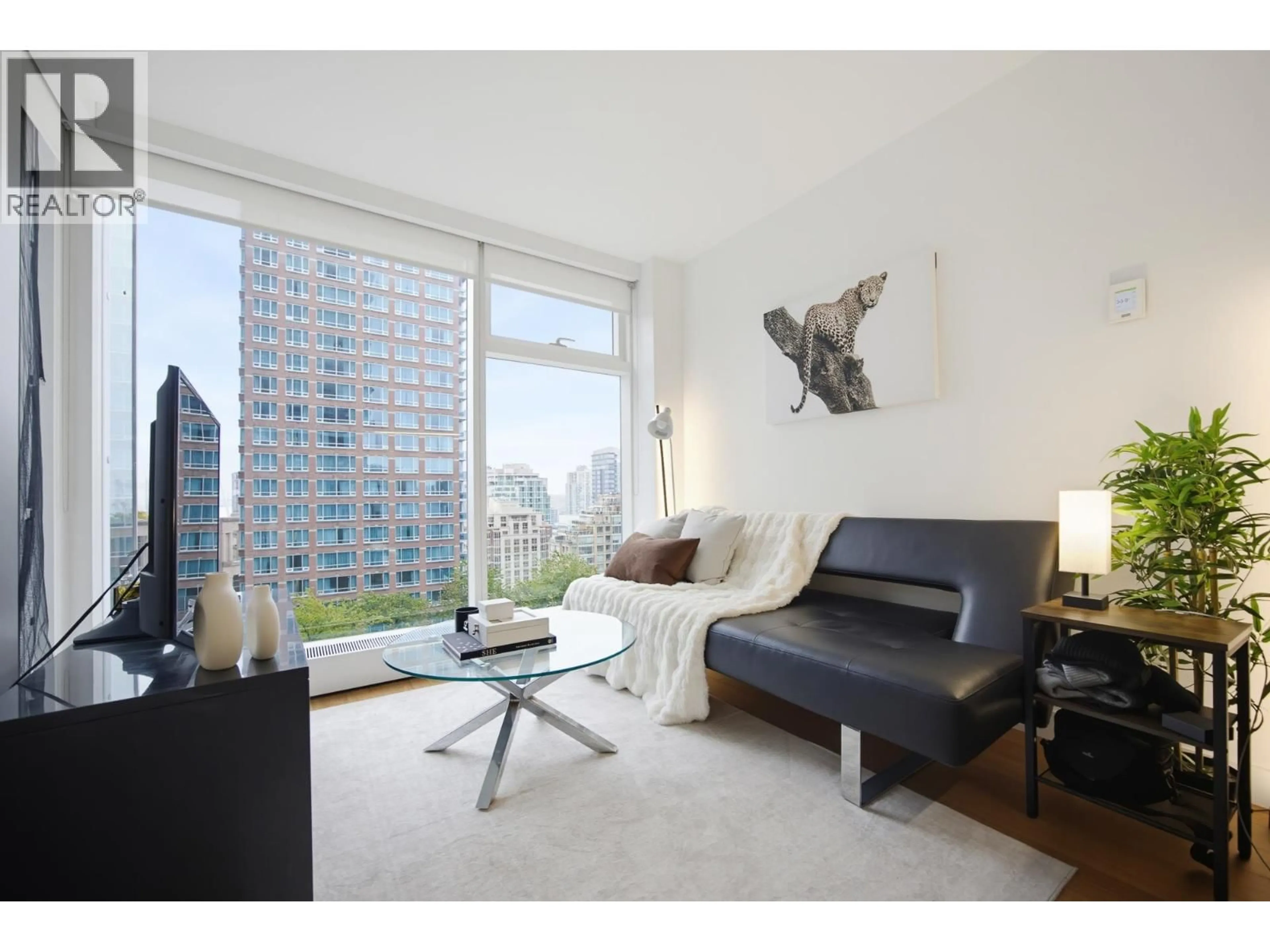 Living room with furniture, unknown for 1611 - 777 RICHARDS STREET, Vancouver British Columbia V6B0M6
