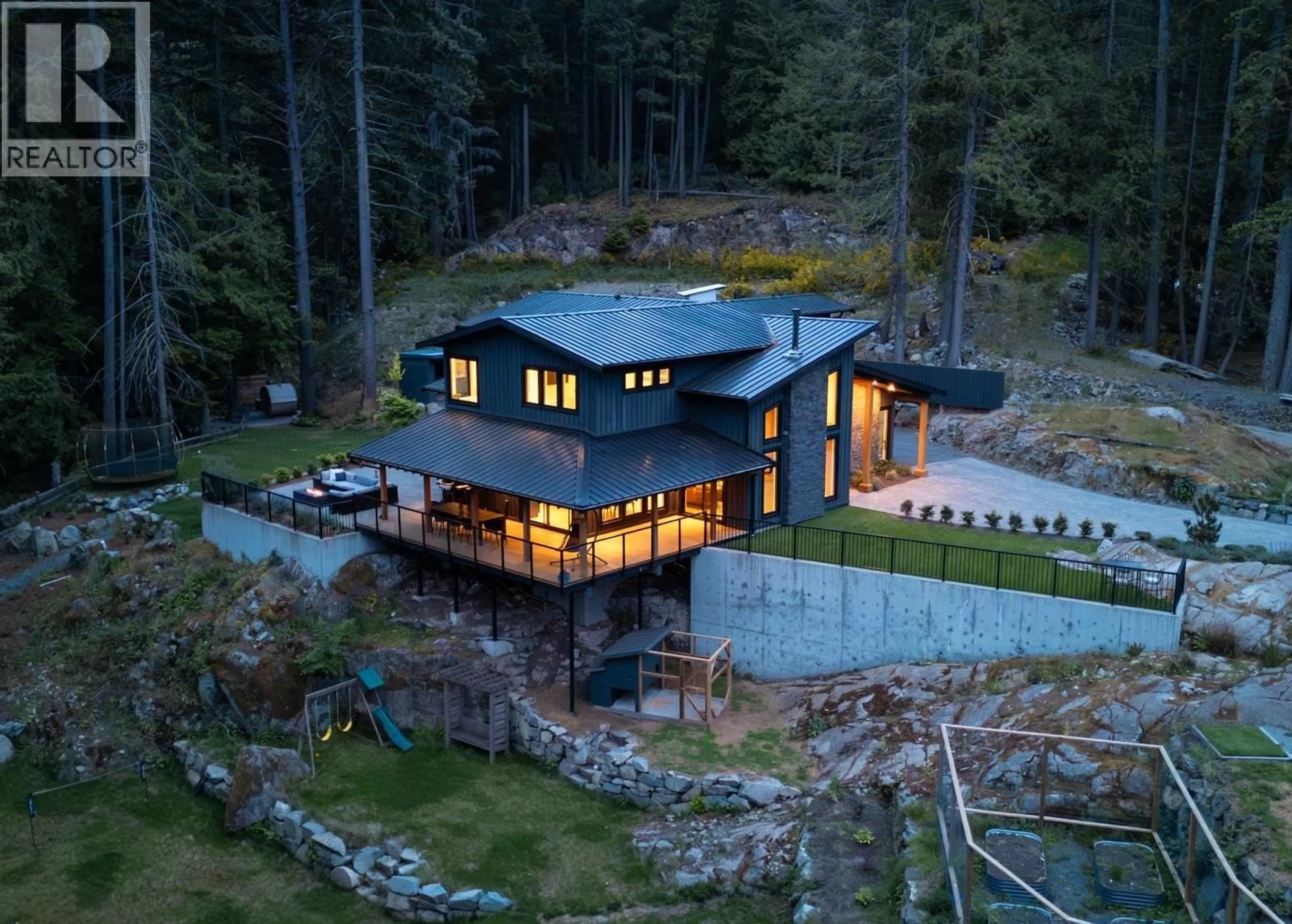 A pic from outside/outdoor area/front of a property/back of a property/a pic from drone, unknown for 1604 JOAN AUDREY LANE, Bowen Island British Columbia V0N1G2