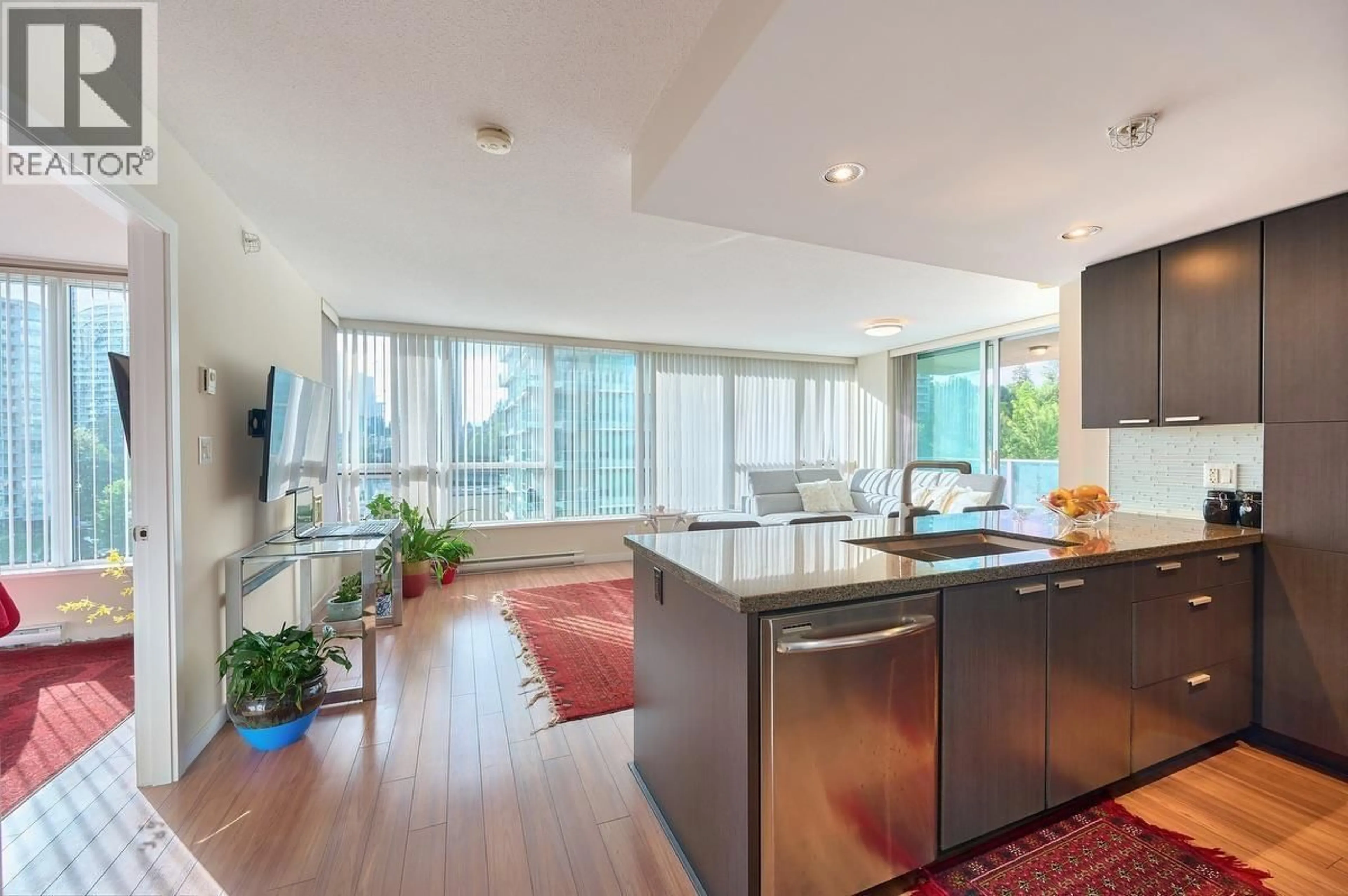 Open concept kitchen, unknown for 805 - 2232 DOUGLAS ROAD, Burnaby British Columbia V5C0G9
