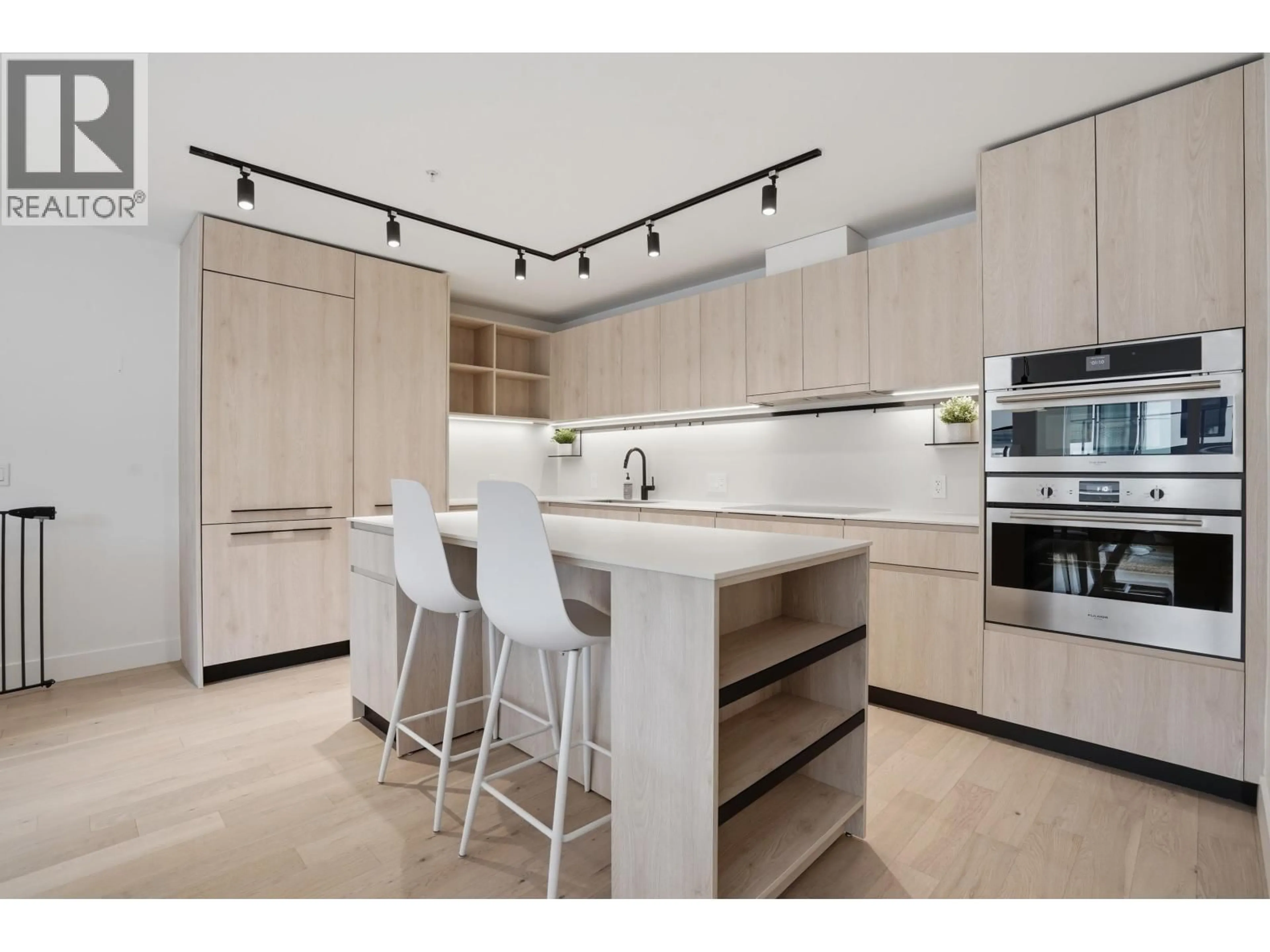Contemporary kitchen, unknown for 3960 DUMFRIES STREET, Vancouver British Columbia V5N0J1