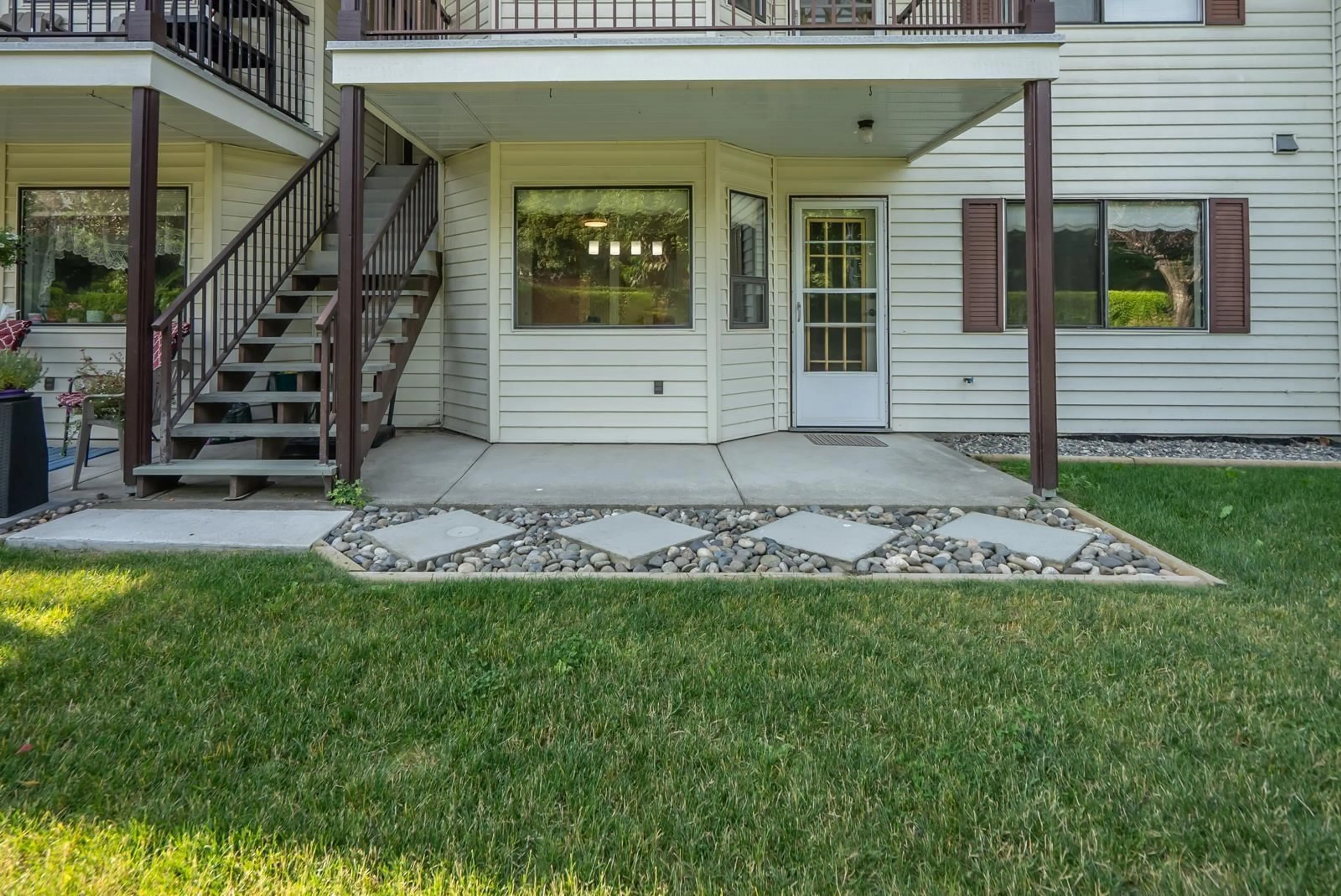 Patio, street for 11 - 7455 HURON STREET, Chilliwack British Columbia V2R2R9
