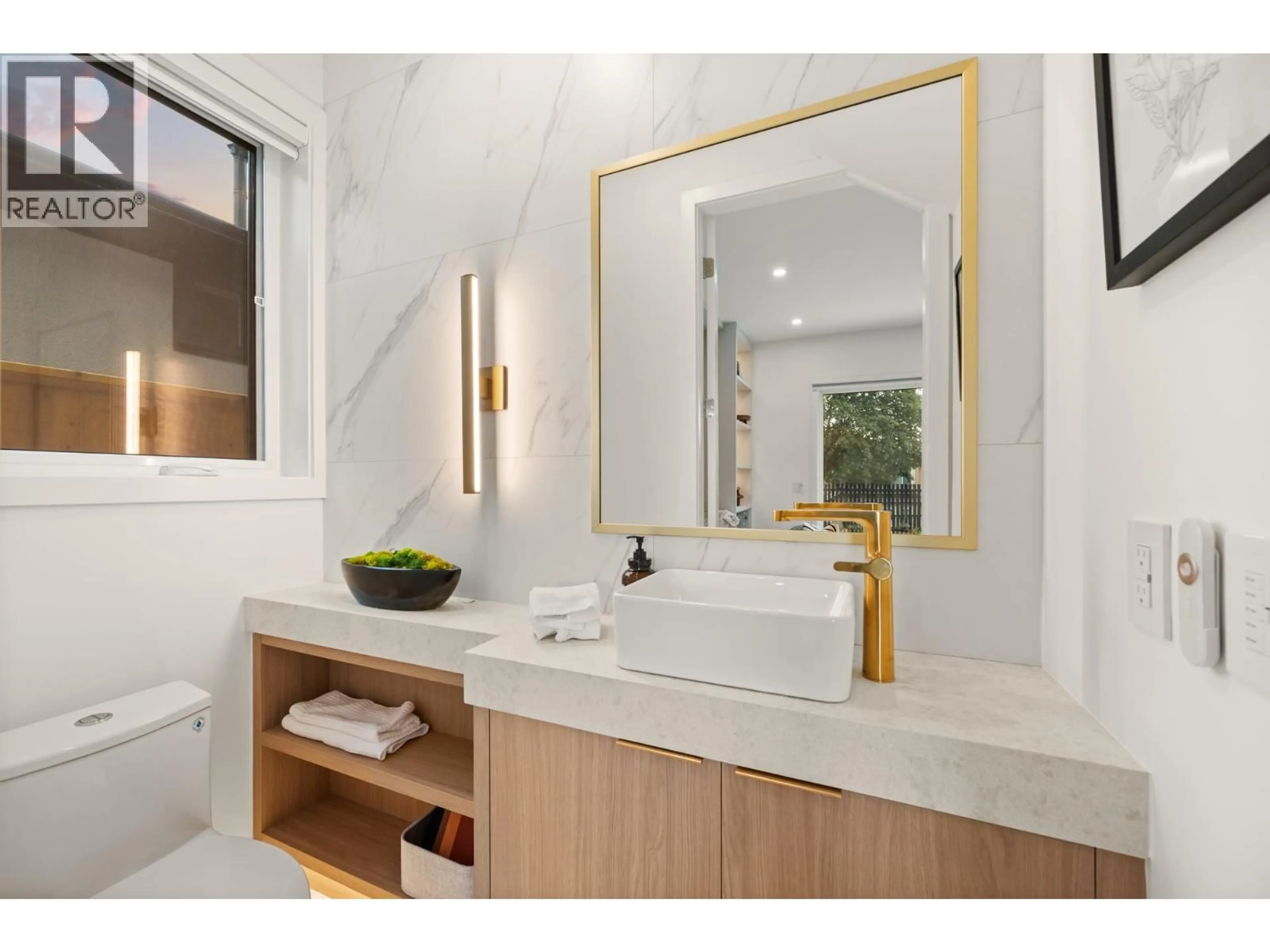 Contemporary bathroom, ceramic/tile floor for 1 - 3428 MONS DRIVE, Vancouver British Columbia V5M3B6