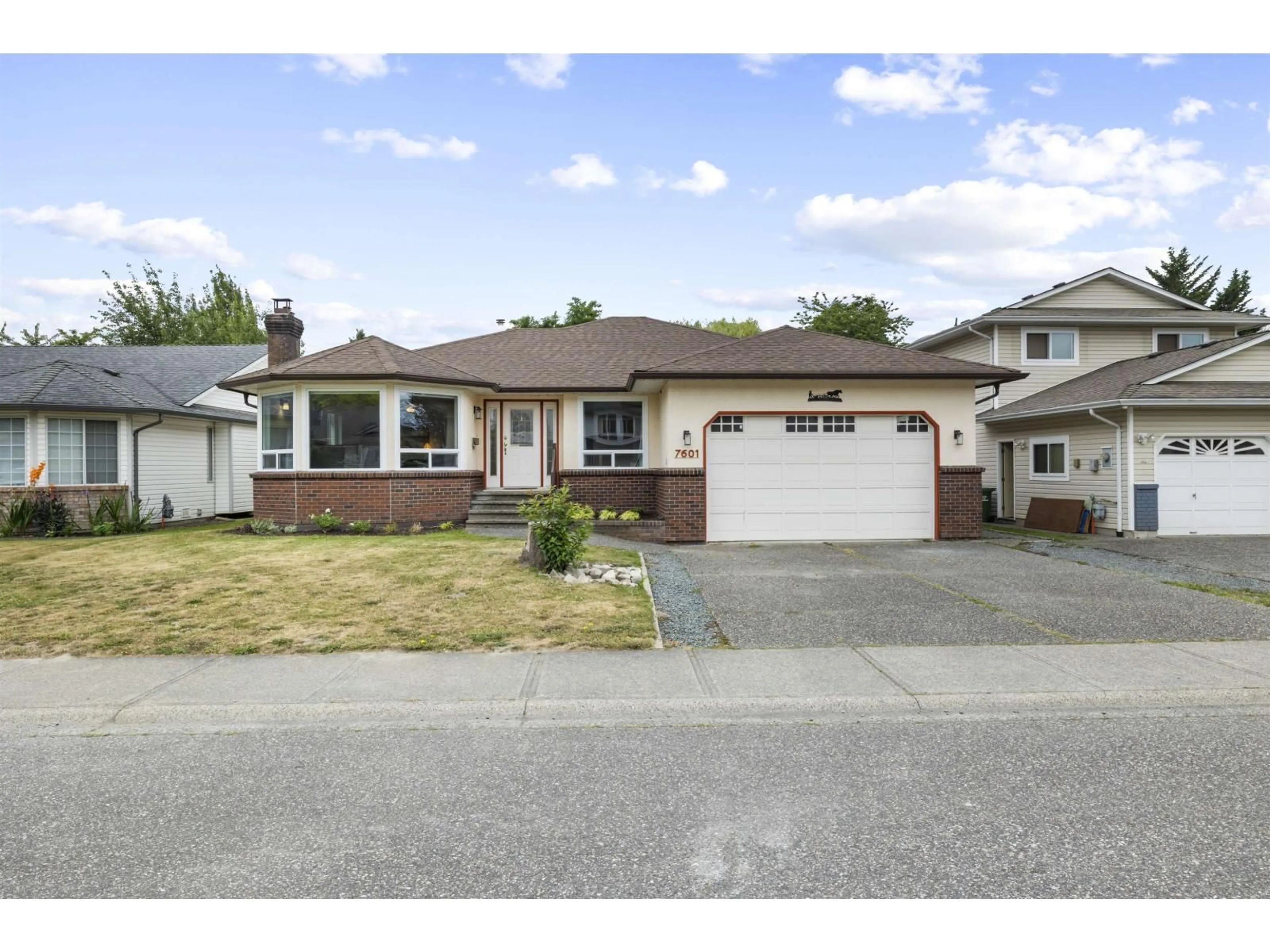 Home with vinyl exterior material, street for 7601 SAPPHIRE DRIVE, Chilliwack British Columbia V2R3A7