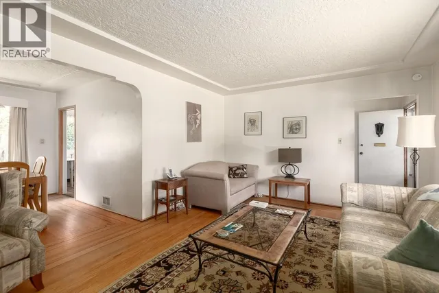 7759 14TH AVENUE, Burnaby 5