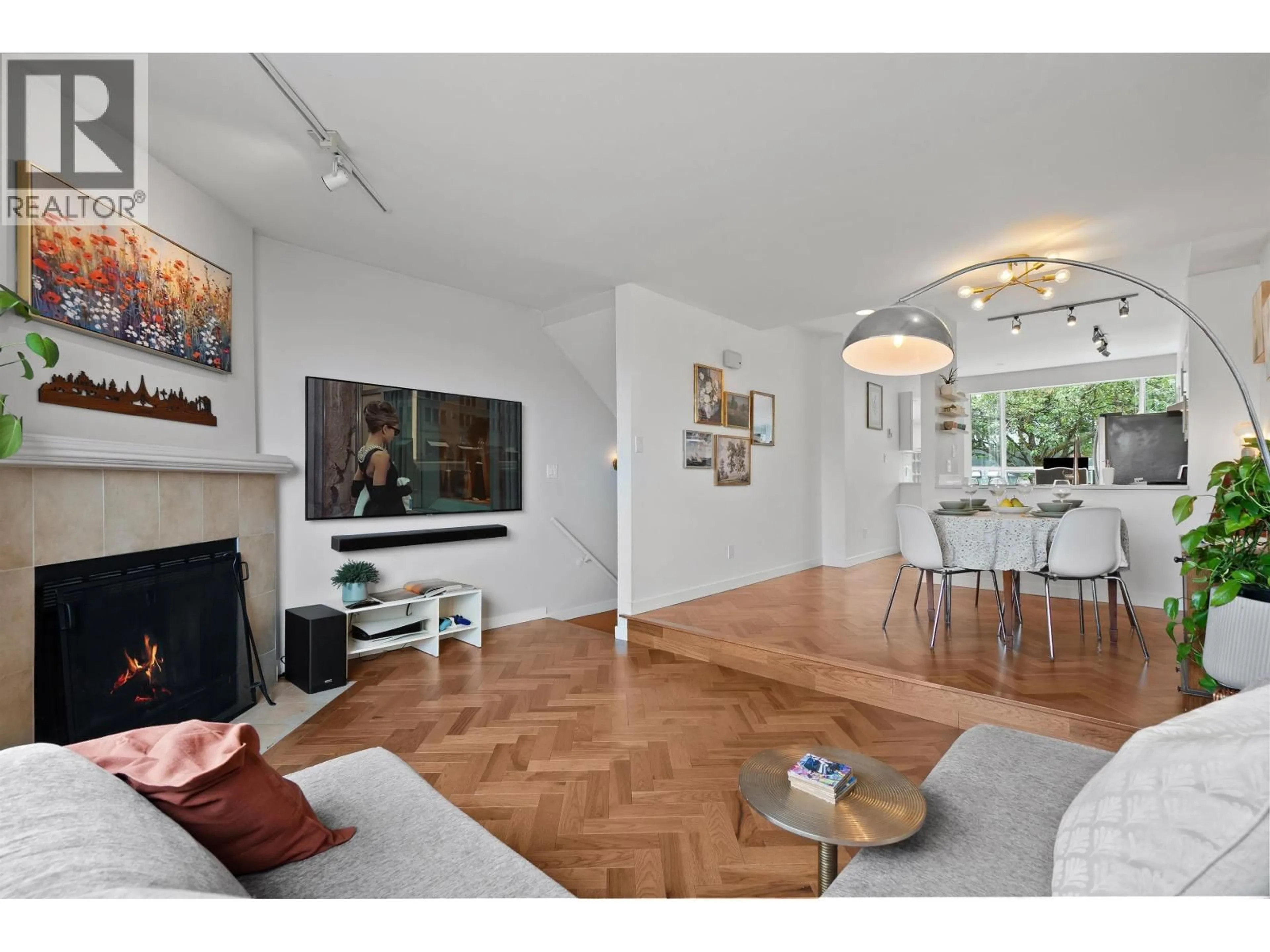 Living room with furniture, wood/laminate floor for 13 - 939 7TH AVENUE, Vancouver British Columbia V5Z1C4