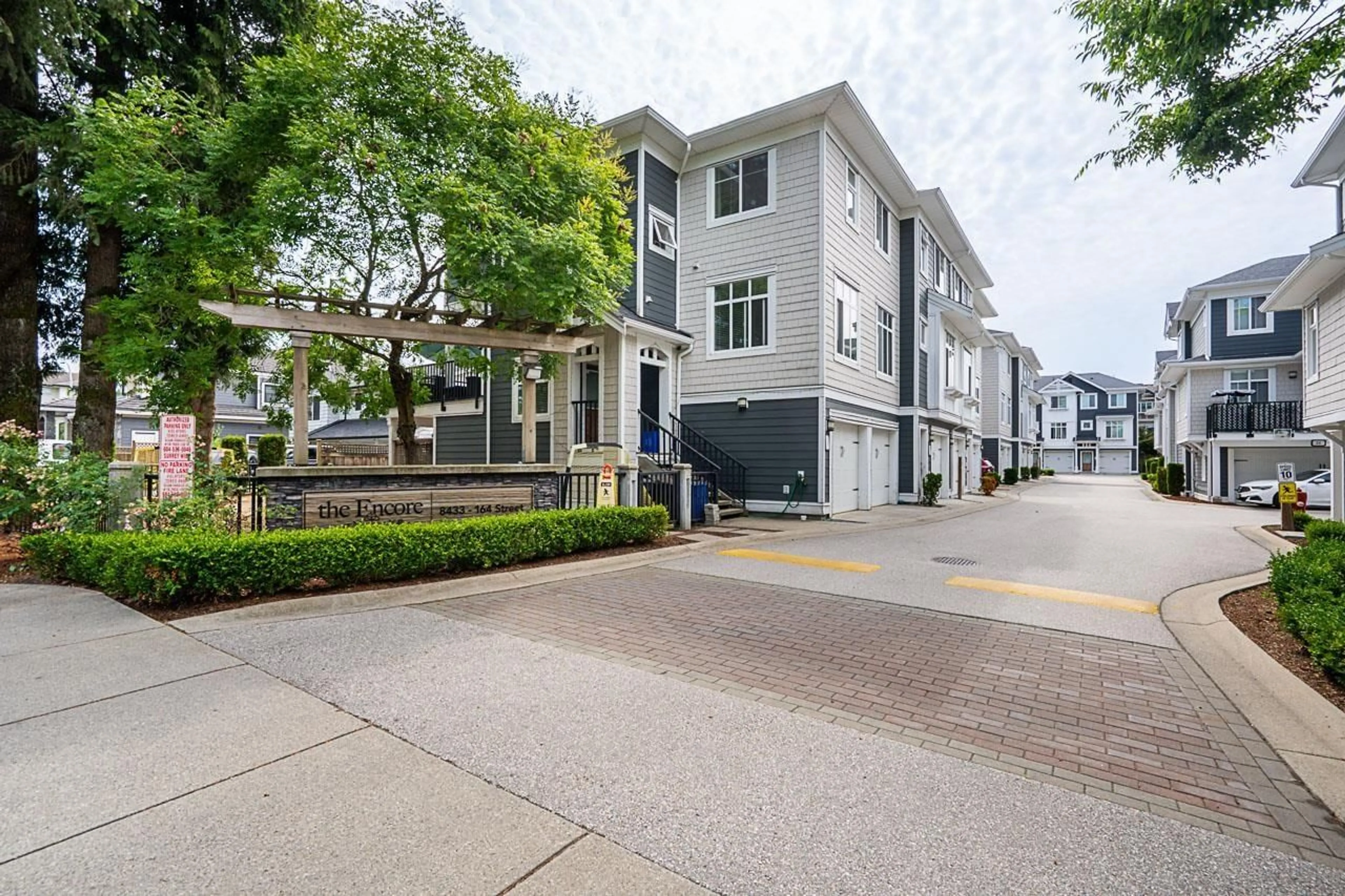 Unknown for 30 - 8433 164 STREET, Surrey British Columbia V4N1E1