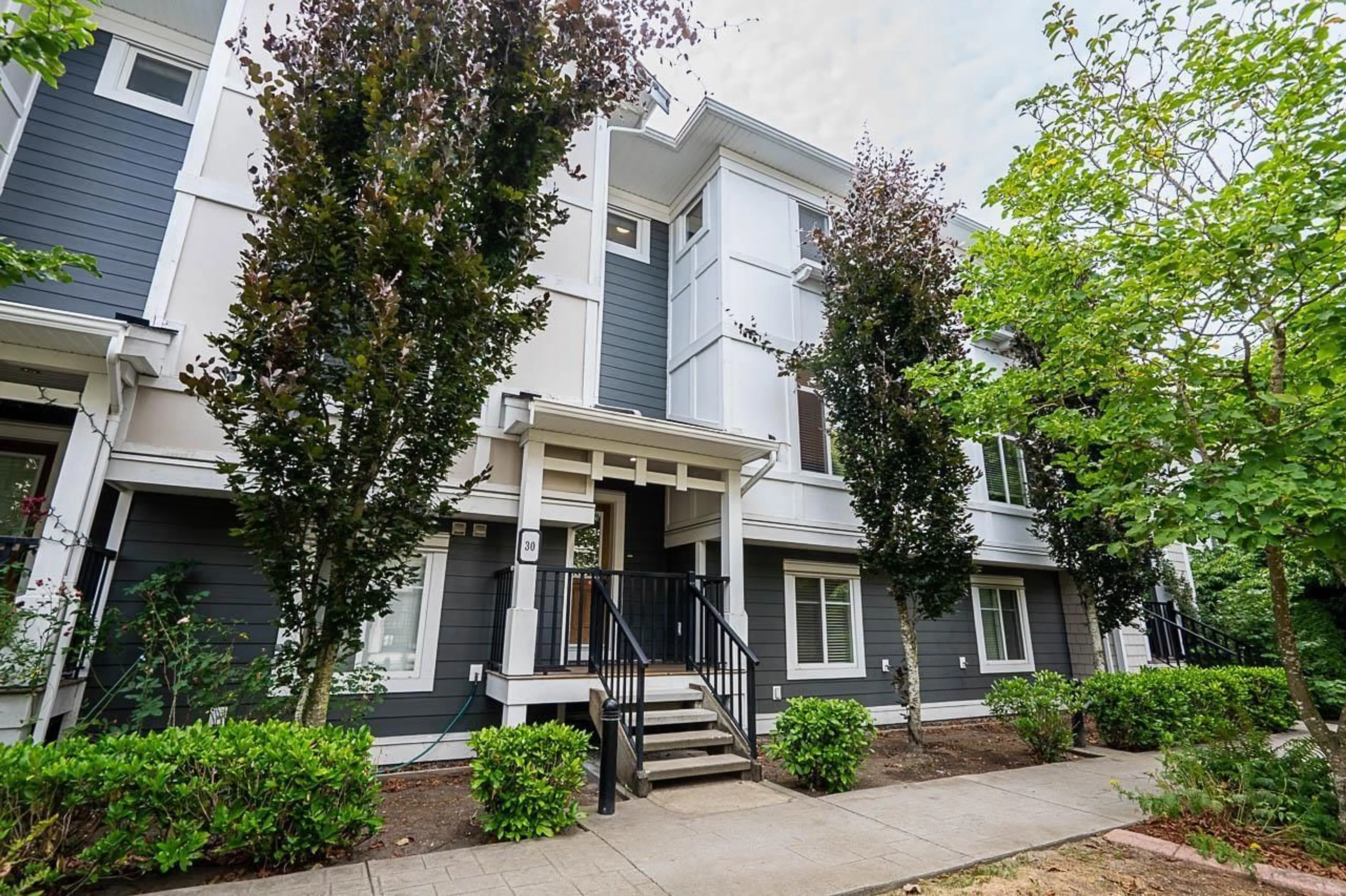 Unknown for 30 - 8433 164 STREET, Surrey British Columbia V4N1E1