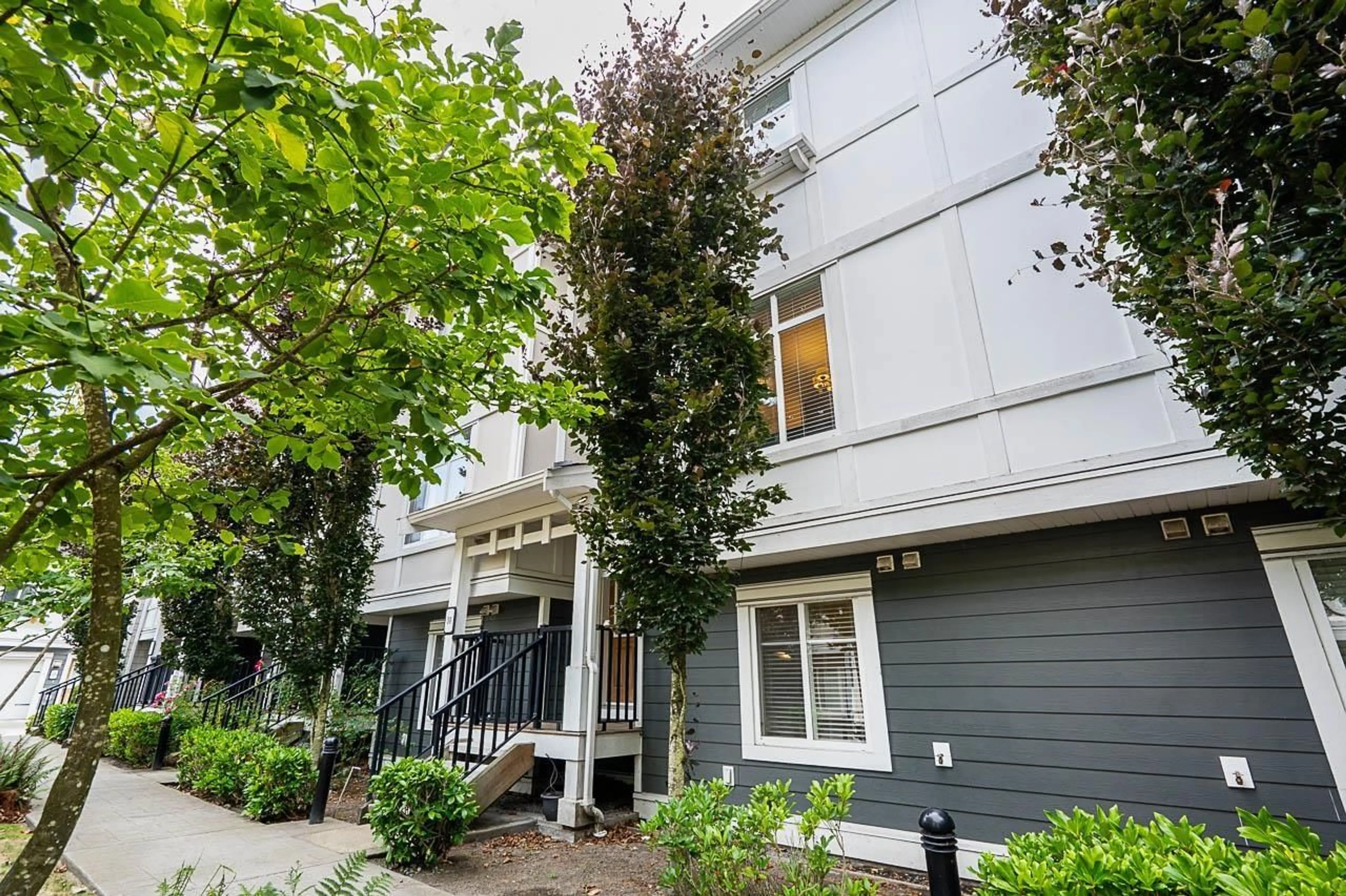 Patio, street for 30 - 8433 164 STREET, Surrey British Columbia V4N1E1