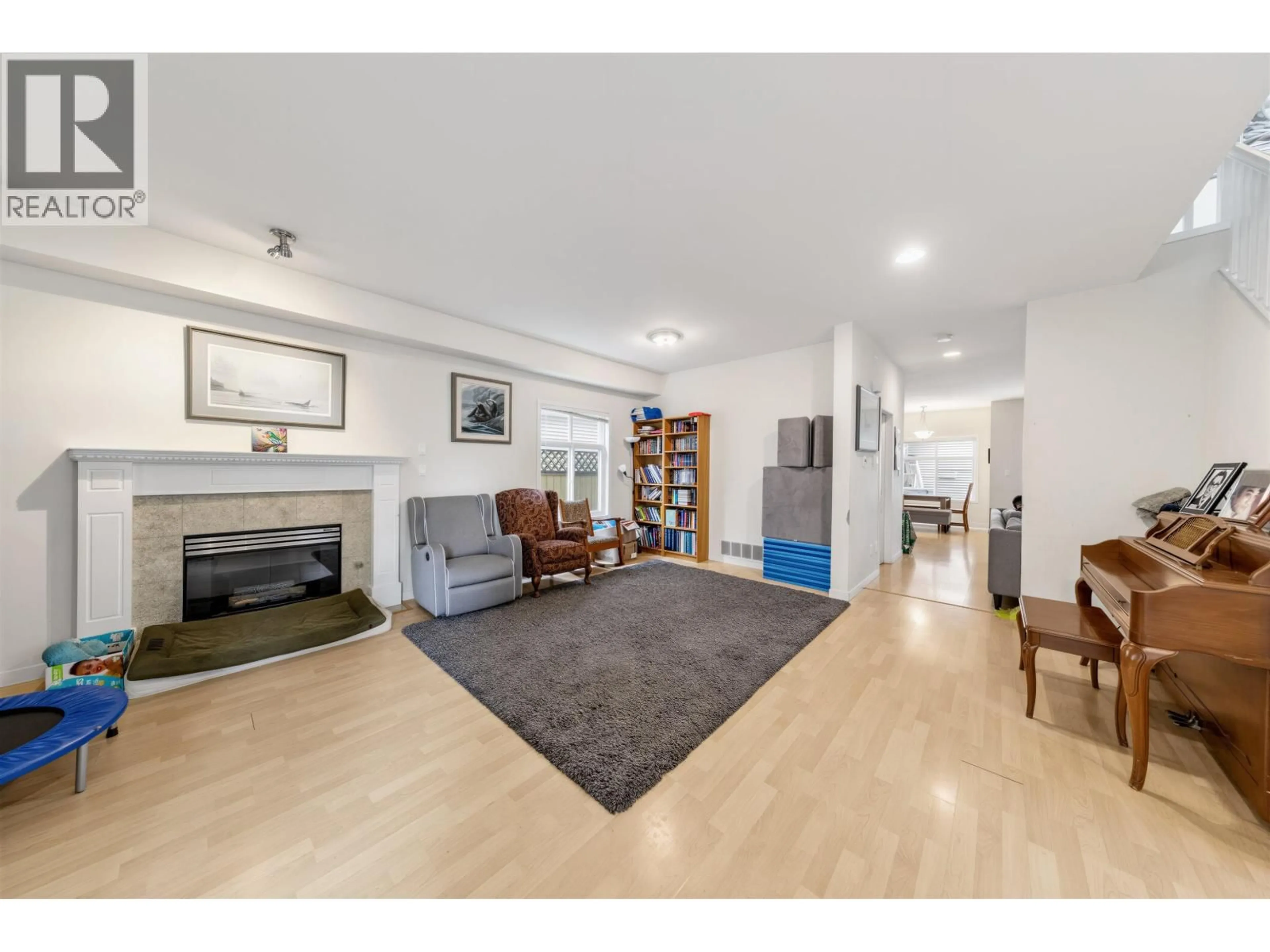 Living room with furniture, unknown for 10522 SHEPHERD DRIVE, Richmond British Columbia V6X4G9