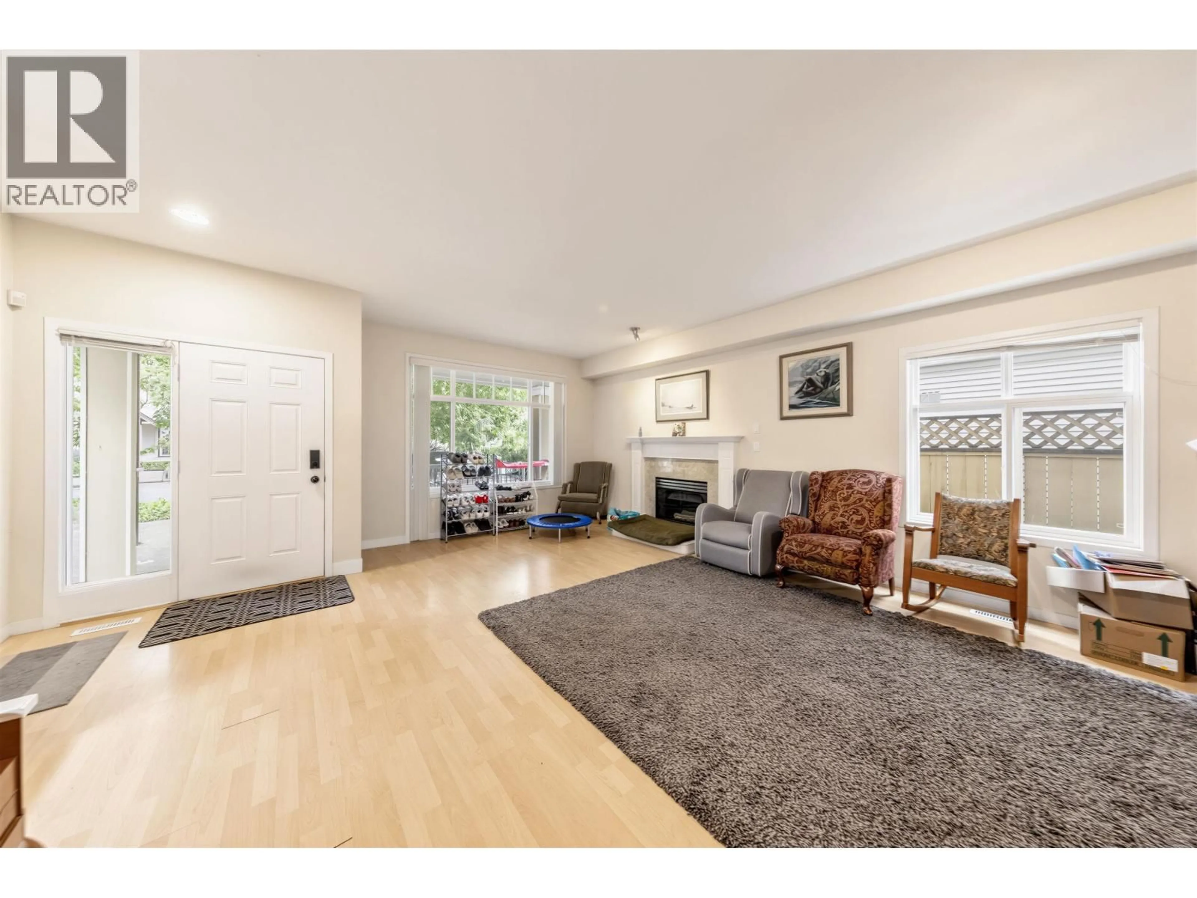 Indoor entryway for 10522 SHEPHERD DRIVE, Richmond British Columbia V6X4G9