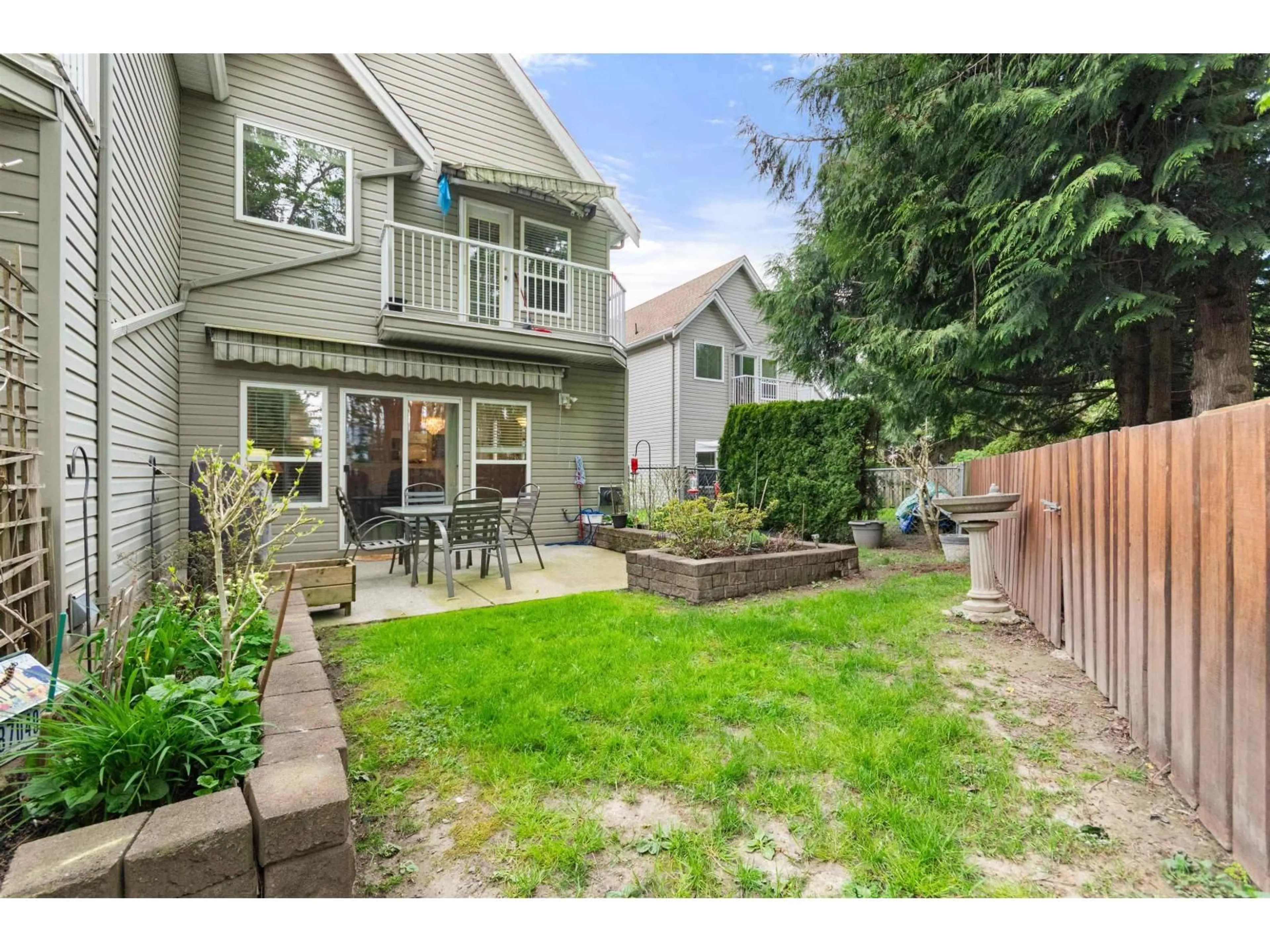 Patio, street for 8 - 46277 CESSNA DRIVE, Chilliwack British Columbia V2P1A7