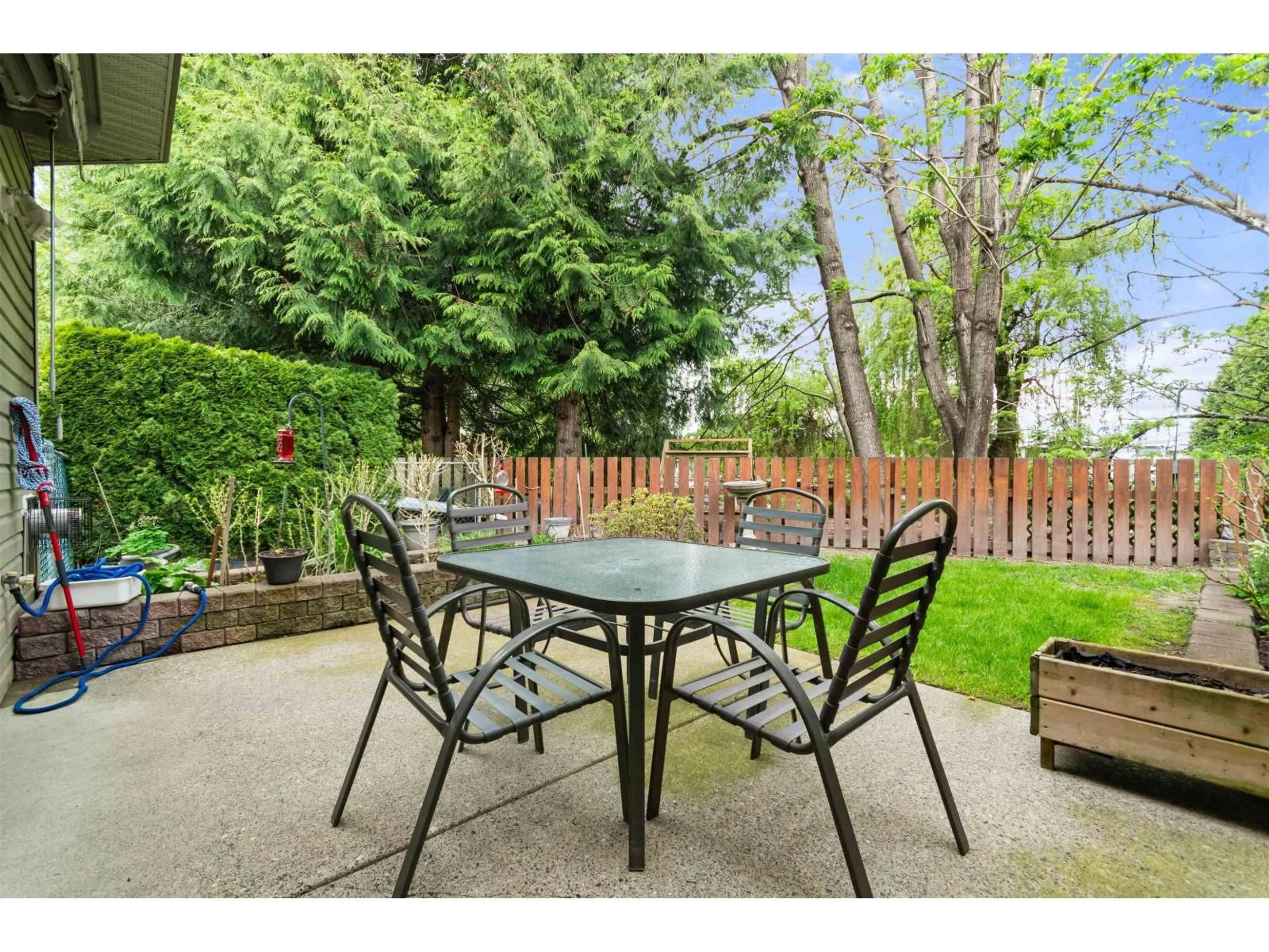 Patio, street for 8 - 46277 CESSNA DRIVE, Chilliwack British Columbia V2P1A7
