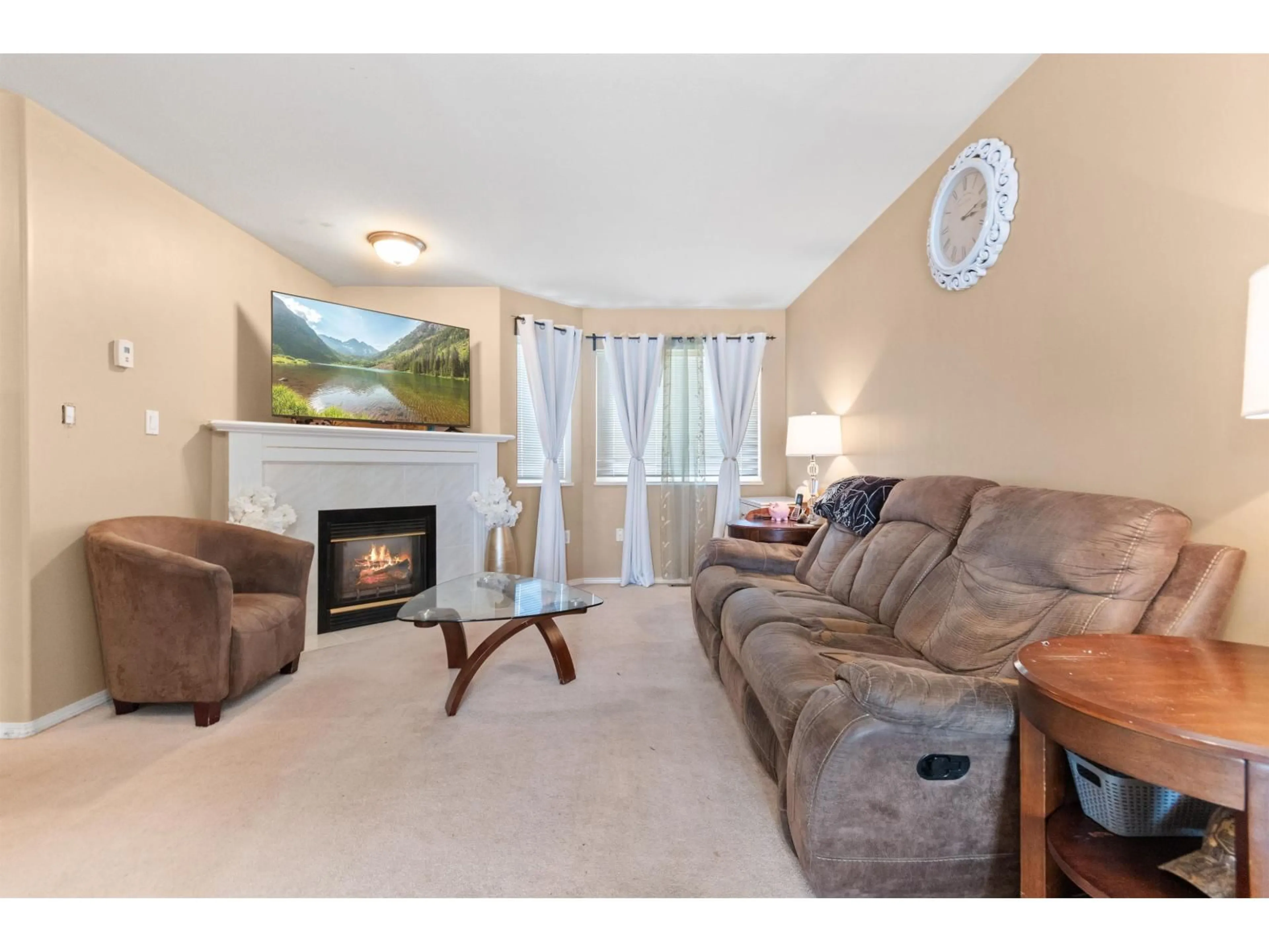 Living room with furniture, unknown for 17 - 45090 LUCKAKUCK WAY, Chilliwack British Columbia V2R3Z5