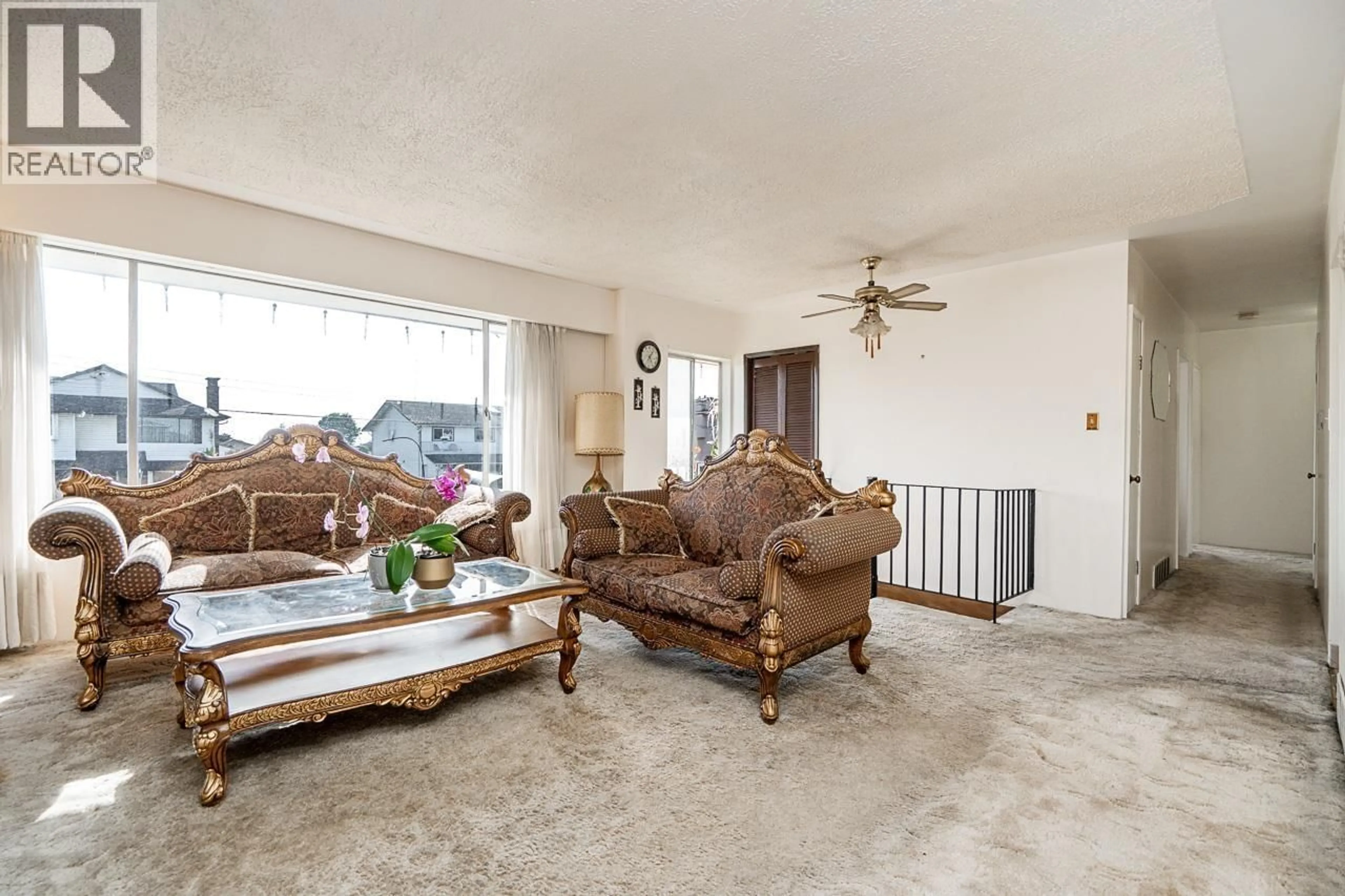Living room with furniture, unknown for 343 PEMBINA STREET, New Westminster British Columbia V3M5J5